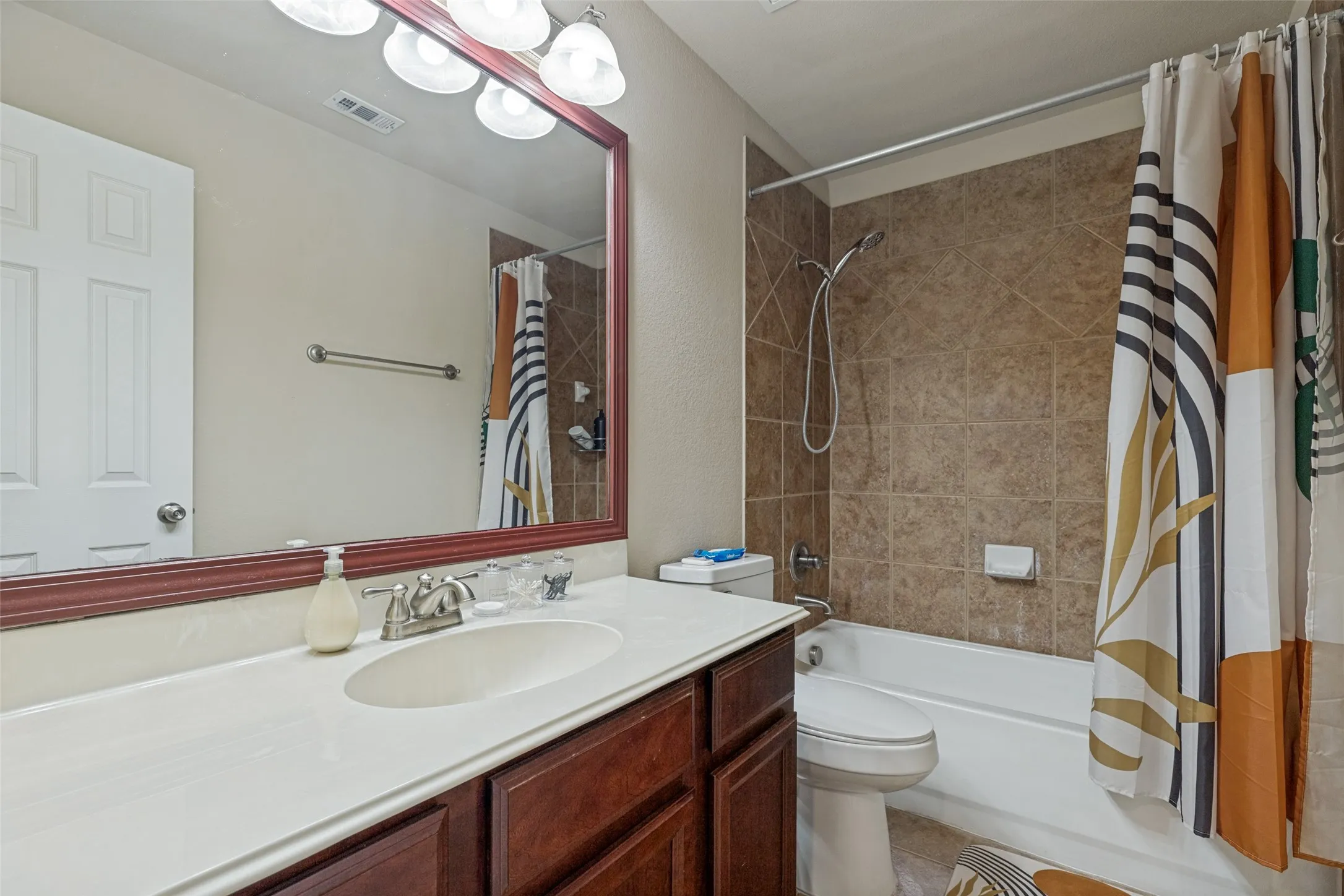 Single Family Residence For Rent in Collin County , 3501 Meridian Drive, Mc Kinney, Texas 75070, 3 Bedroom, 3 Bathroom, 2 Garage spaces, 2,059 Sqft, built in 2006, mls#21352245, Real Estate Agent in Mc Kinney, Homes For Rent in Collin county, Homes For Rent in Mc Kinney, Realtor in Mc Kinney Texas, Real Estate Brokerage Independent Realty Texas, Luminita Cordes Realtor