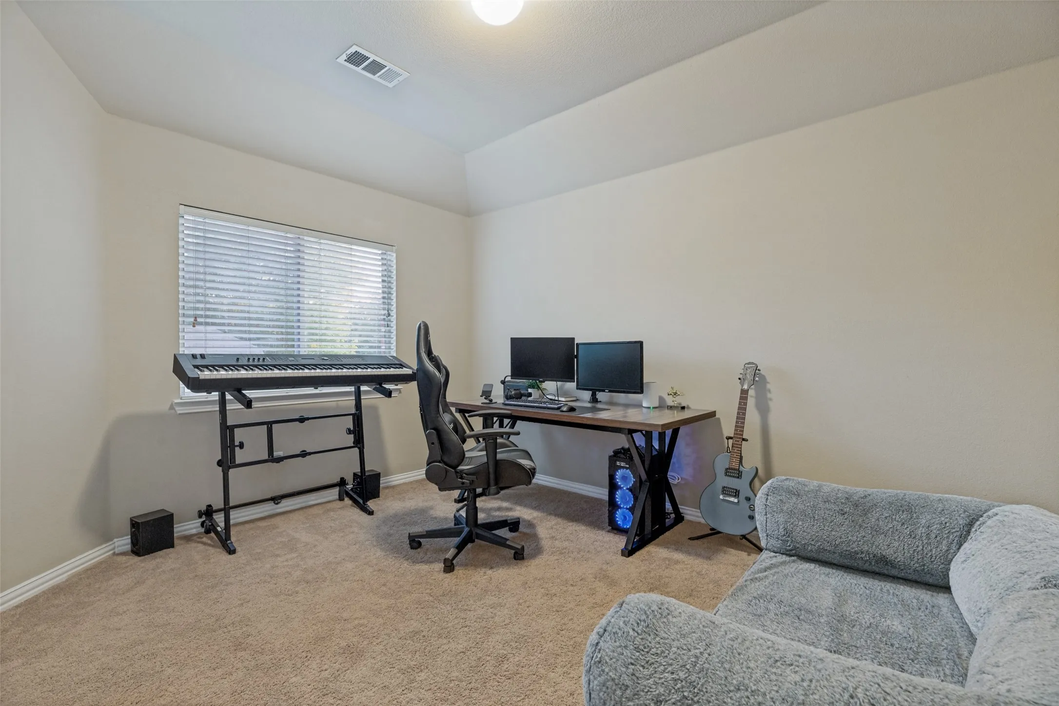 Single Family Residence For Rent in Collin County , 3501 Meridian Drive, Mc Kinney, Texas 75070, 3 Bedroom, 3 Bathroom, 2 Garage spaces, 2,059 Sqft, built in 2006, mls#21352245, Real Estate Agent in Mc Kinney, Homes For Rent in Collin county, Homes For Rent in Mc Kinney, Realtor in Mc Kinney Texas, Real Estate Brokerage Independent Realty Texas, Luminita Cordes Realtor