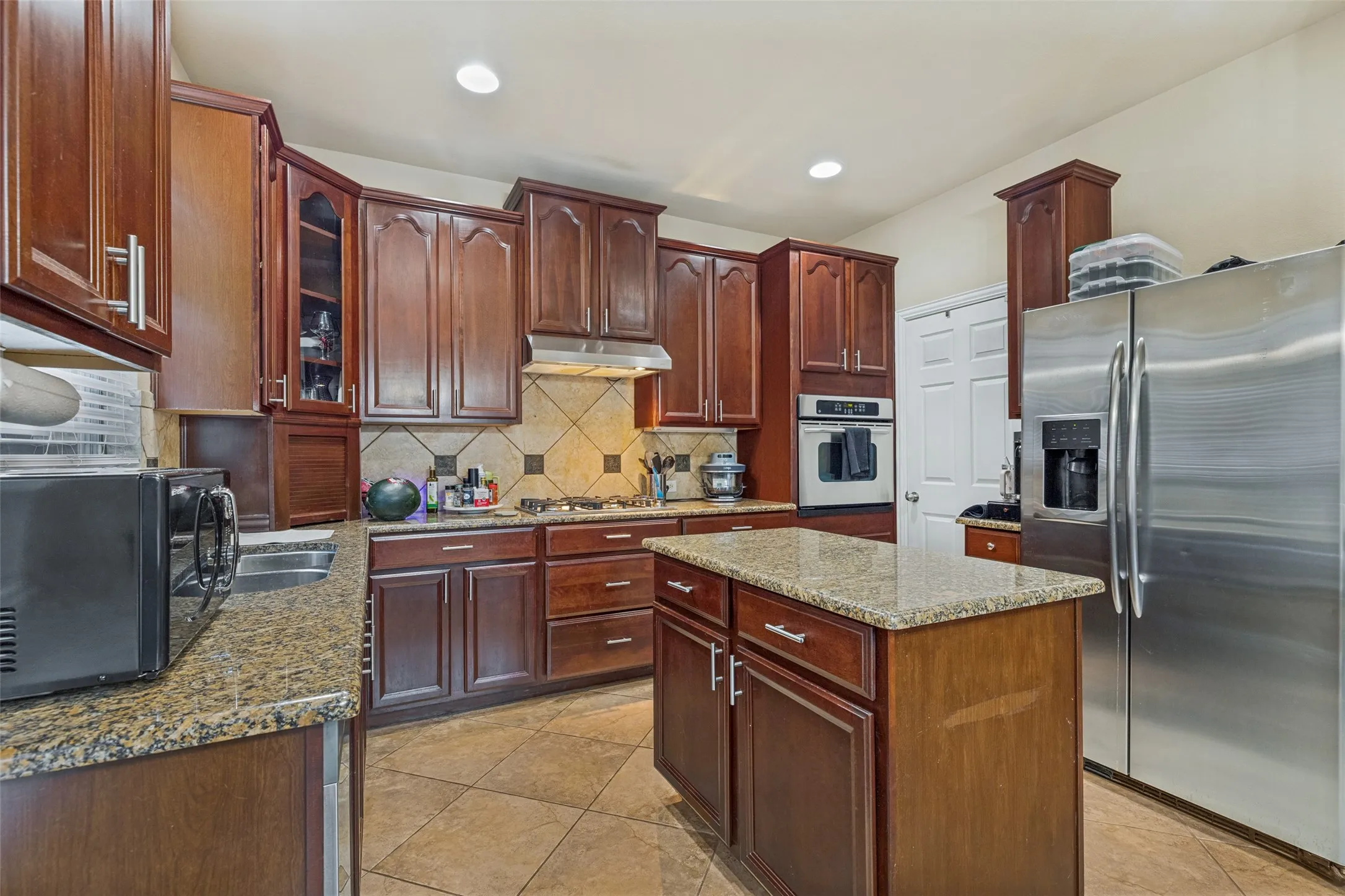 Single Family Residence For Rent in Collin County , 3501 Meridian Drive, Mc Kinney, Texas 75070, 3 Bedroom, 3 Bathroom, 2 Garage spaces, 2,059 Sqft, built in 2006, mls#21352245, Real Estate Agent in Mc Kinney, Homes For Rent in Collin county, Homes For Rent in Mc Kinney, Realtor in Mc Kinney Texas, Real Estate Brokerage Independent Realty Texas, Luminita Cordes Realtor