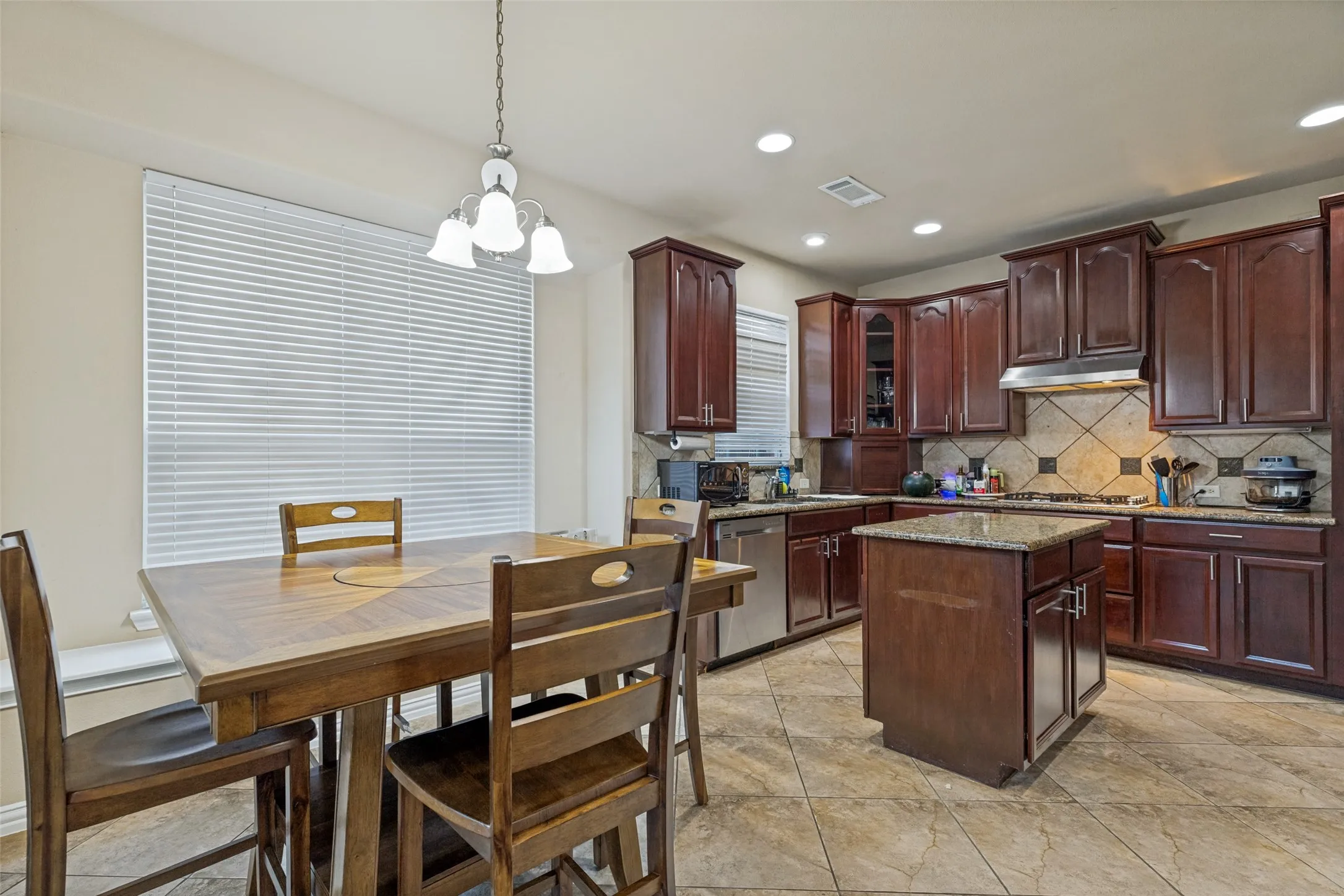 Single Family Residence For Rent in Collin County , 3501 Meridian Drive, Mc Kinney, Texas 75070, 3 Bedroom, 3 Bathroom, 2 Garage spaces, 2,059 Sqft, built in 2006, mls#21352245, Real Estate Agent in Mc Kinney, Homes For Rent in Collin county, Homes For Rent in Mc Kinney, Realtor in Mc Kinney Texas, Real Estate Brokerage Independent Realty Texas, Luminita Cordes Realtor