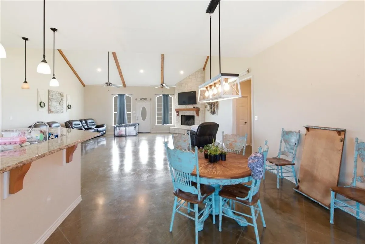 Single Family Residence For Sale in Limestone County , 411 N 6th Street, Coolidge, Texas 76635, 4 Bedroom, 3 Bathroom, Garage spaces, 2,625 Sqft, built in 2015, mls#21350209, Real Estate Agent in Coolidge, Homes For Sale in Limestone county, Homes For Sale in Coolidge, Realtor in Coolidge Texas, Real Estate Brokerage Independent Realty Texas, Luminita Cordes Realtor