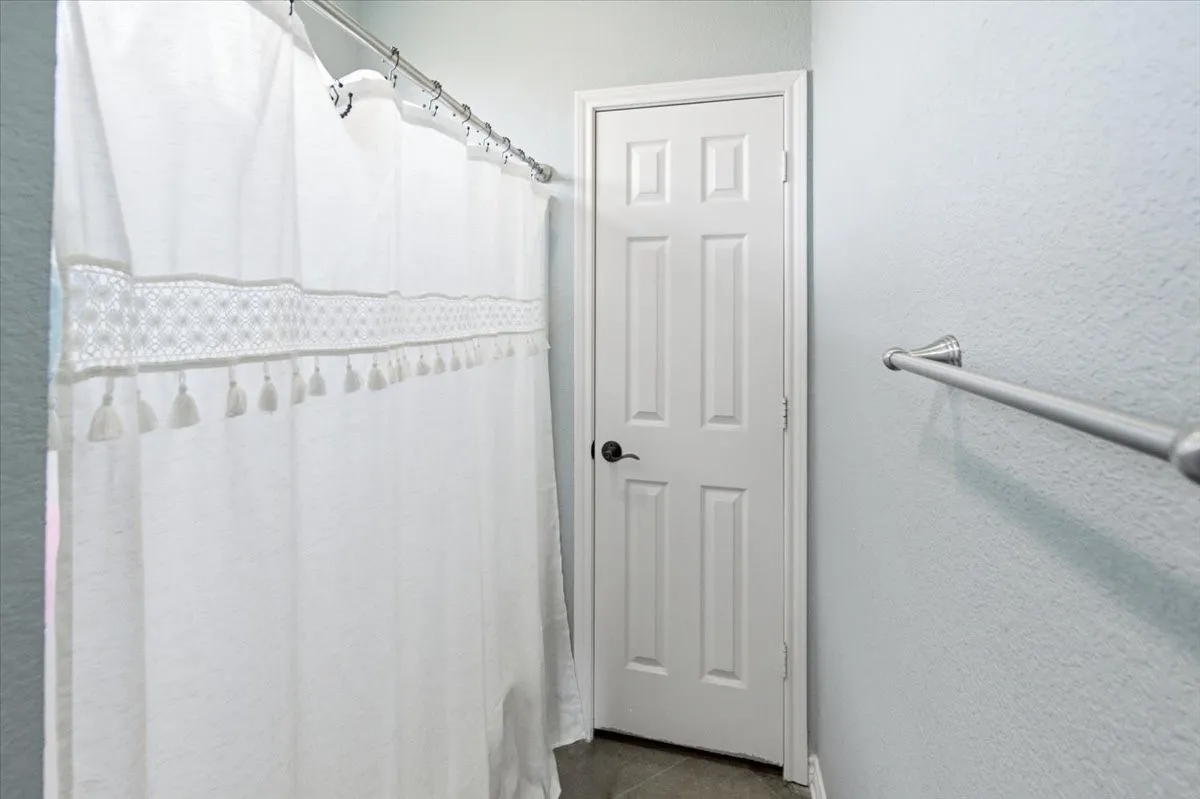 Single Family Residence For Sale in Limestone County , 411 N 6th Street, Coolidge, Texas 76635, 4 Bedroom, 3 Bathroom, Garage spaces, 2,625 Sqft, built in 2015, mls#21350209, Real Estate Agent in Coolidge, Homes For Sale in Limestone county, Homes For Sale in Coolidge, Realtor in Coolidge Texas, Real Estate Brokerage Independent Realty Texas, Luminita Cordes Realtor