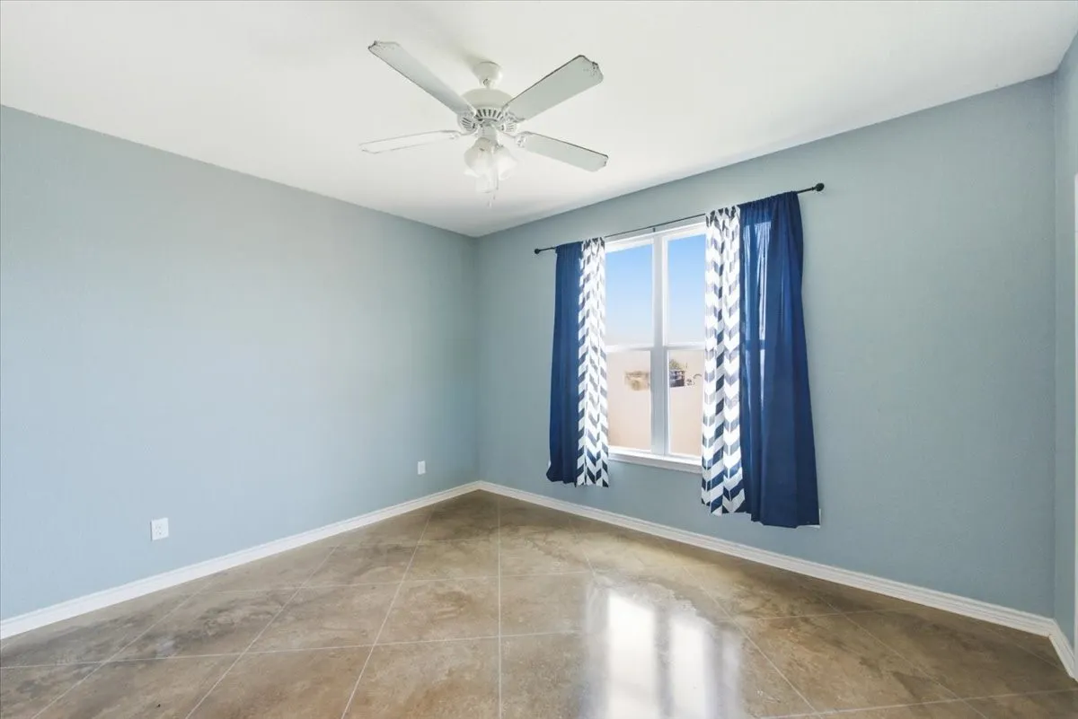Single Family Residence For Sale in Limestone County , 411 N 6th Street, Coolidge, Texas 76635, 4 Bedroom, 3 Bathroom, Garage spaces, 2,625 Sqft, built in 2015, mls#21350209, Real Estate Agent in Coolidge, Homes For Sale in Limestone county, Homes For Sale in Coolidge, Realtor in Coolidge Texas, Real Estate Brokerage Independent Realty Texas, Luminita Cordes Realtor