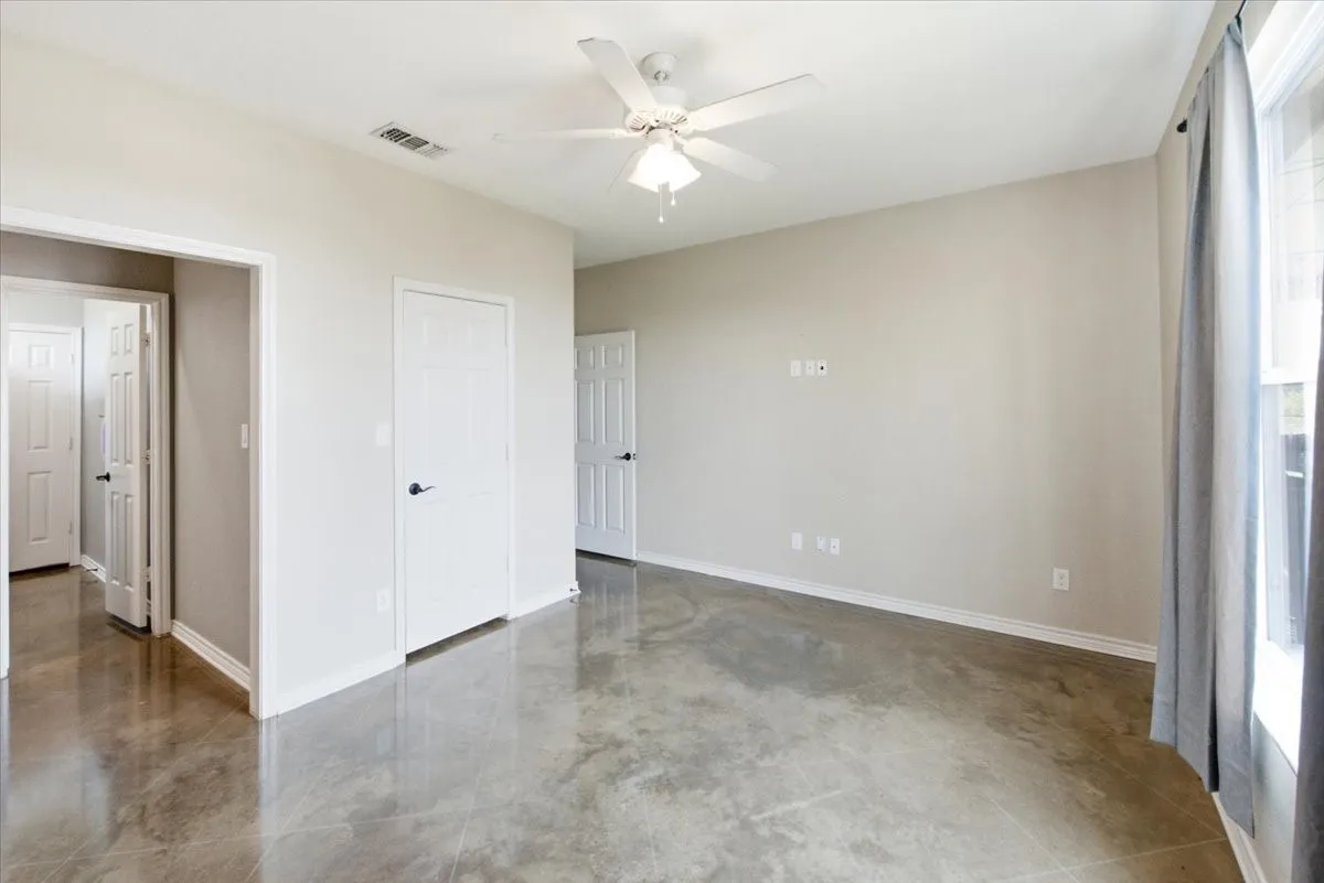 Single Family Residence For Sale in Limestone County , 411 N 6th Street, Coolidge, Texas 76635, 4 Bedroom, 3 Bathroom, Garage spaces, 2,625 Sqft, built in 2015, mls#21350209, Real Estate Agent in Coolidge, Homes For Sale in Limestone county, Homes For Sale in Coolidge, Realtor in Coolidge Texas, Real Estate Brokerage Independent Realty Texas, Luminita Cordes Realtor
