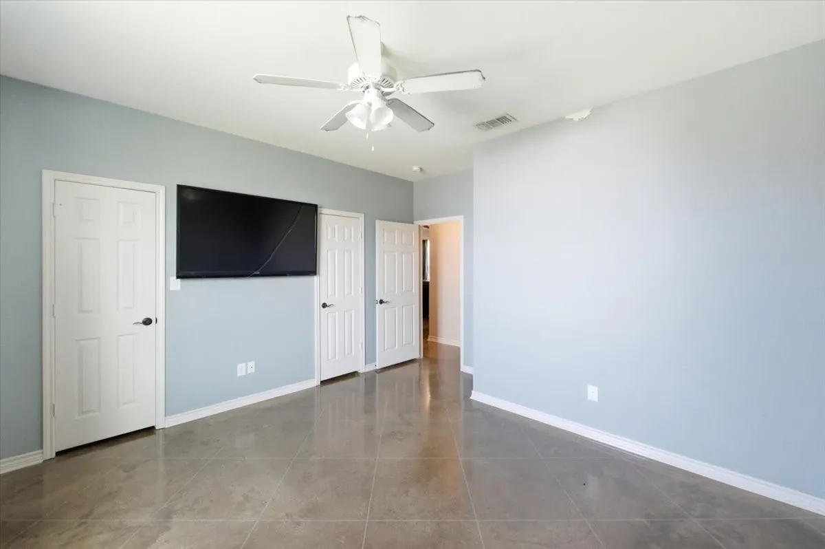 Single Family Residence For Sale in Limestone County , 411 N 6th Street, Coolidge, Texas 76635, 4 Bedroom, 3 Bathroom, Garage spaces, 2,625 Sqft, built in 2015, mls#21350209, Real Estate Agent in Coolidge, Homes For Sale in Limestone county, Homes For Sale in Coolidge, Realtor in Coolidge Texas, Real Estate Brokerage Independent Realty Texas, Luminita Cordes Realtor
