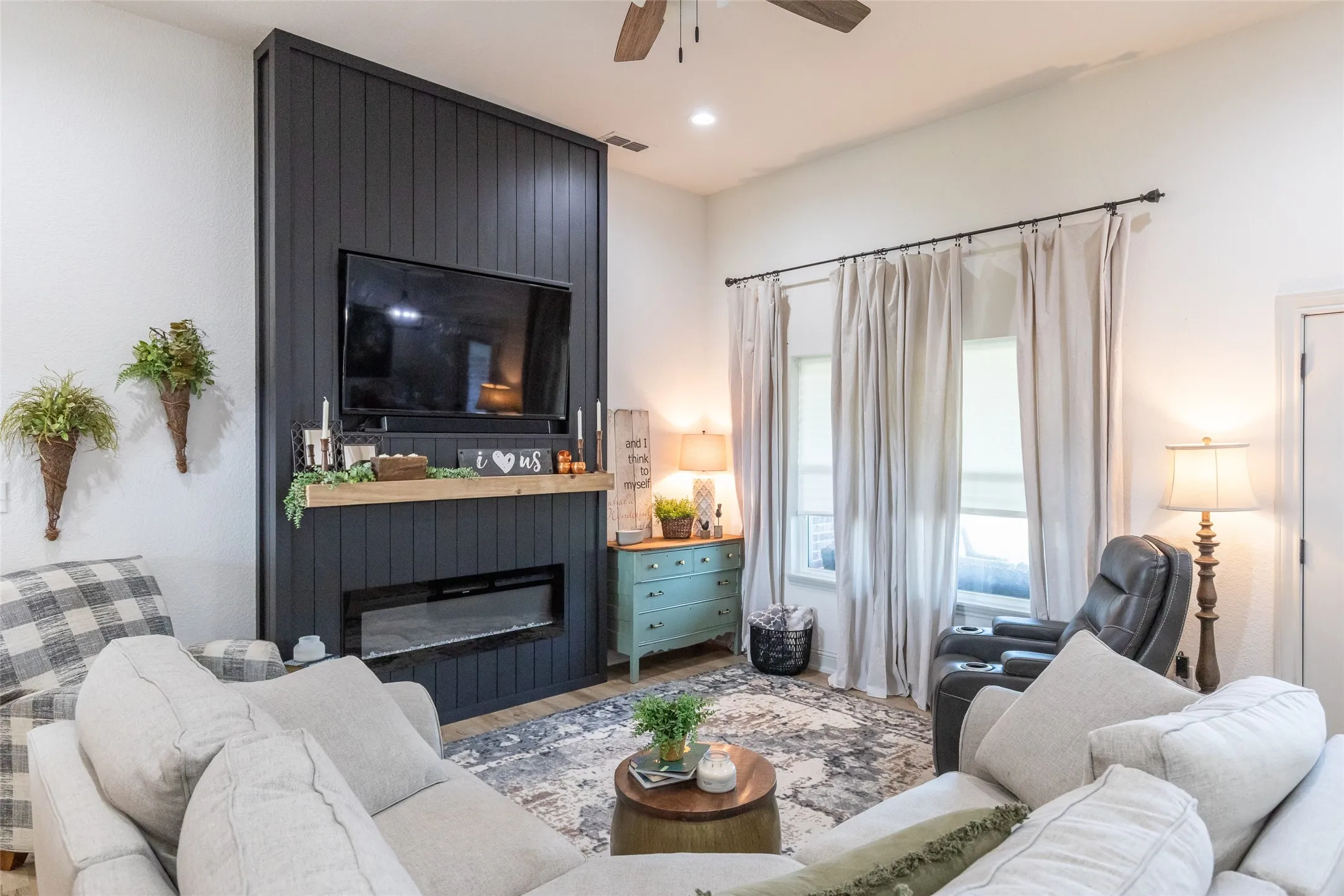 Single Family Residence For Sale in Callahan County , 202 Marlin Street, Clyde, Texas 79510, 4 Bedroom, 2 Bathroom, 2 Garage spaces, 1,870 Sqft, built in 2022, mls#21352815, Real Estate Agent in Clyde, Homes For Sale in Callahan county, Homes For Sale in Clyde, Realtor in Clyde Texas, Real Estate Brokerage Independent Realty Texas, Luminita Cordes Realtor