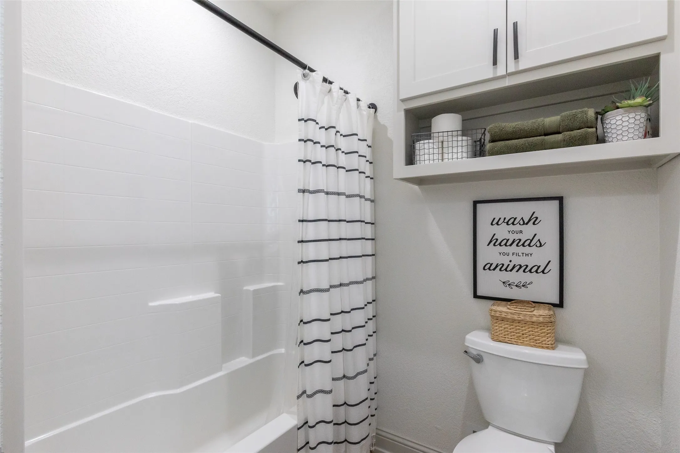 Single Family Residence For Sale in Callahan County , 202 Marlin Street, Clyde, Texas 79510, 4 Bedroom, 2 Bathroom, 2 Garage spaces, 1,870 Sqft, built in 2022, mls#21352815, Real Estate Agent in Clyde, Homes For Sale in Callahan county, Homes For Sale in Clyde, Realtor in Clyde Texas, Real Estate Brokerage Independent Realty Texas, Luminita Cordes Realtor