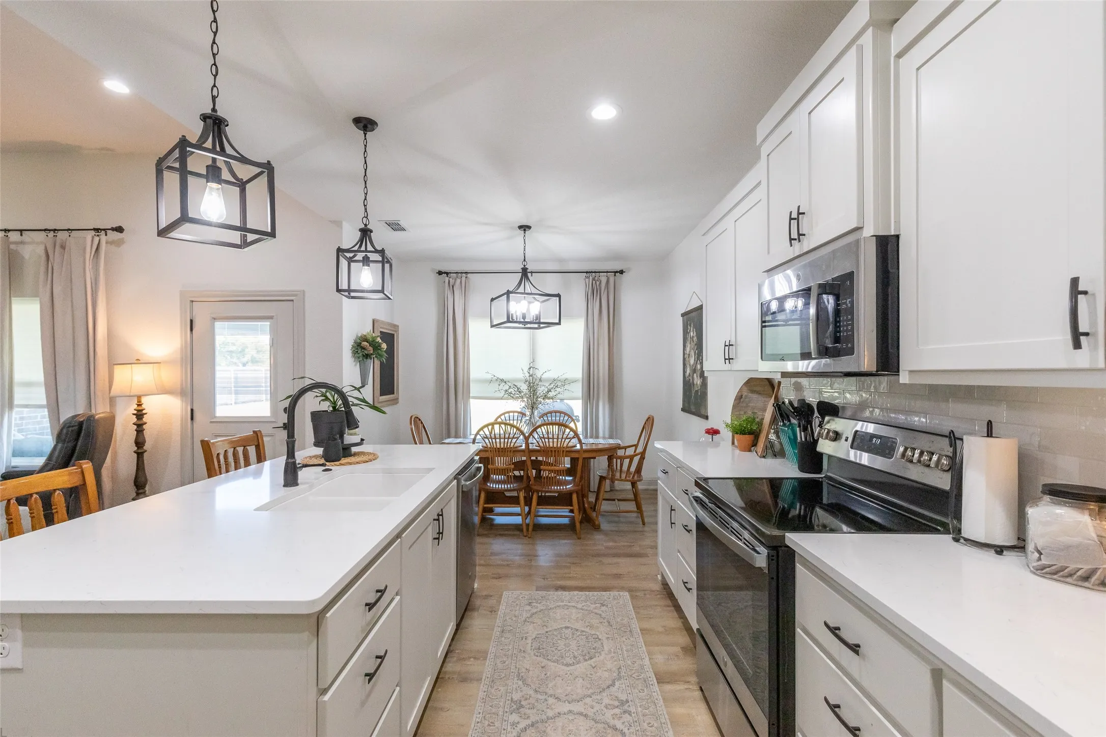 Single Family Residence For Sale in Callahan County , 202 Marlin Street, Clyde, Texas 79510, 4 Bedroom, 2 Bathroom, 2 Garage spaces, 1,870 Sqft, built in 2022, mls#21352815, Real Estate Agent in Clyde, Homes For Sale in Callahan county, Homes For Sale in Clyde, Realtor in Clyde Texas, Real Estate Brokerage Independent Realty Texas, Luminita Cordes Realtor