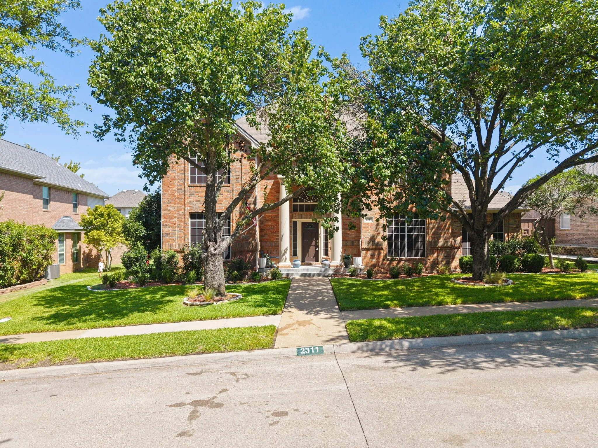 Single Family Residence For Sale in Dallas County , 2311 Creekside Circle N, Irving, Texas 75063, 4 Bedroom, 4 Bathroom, 2 Garage spaces, 3,355 Sqft, built in 1990, mls#21348469, Real Estate Agent in Irving, Homes For Sale in Dallas county, Homes For Sale in Irving, Realtor in Irving Texas, Real Estate Brokerage Independent Realty Texas, Luminita Cordes Realtor