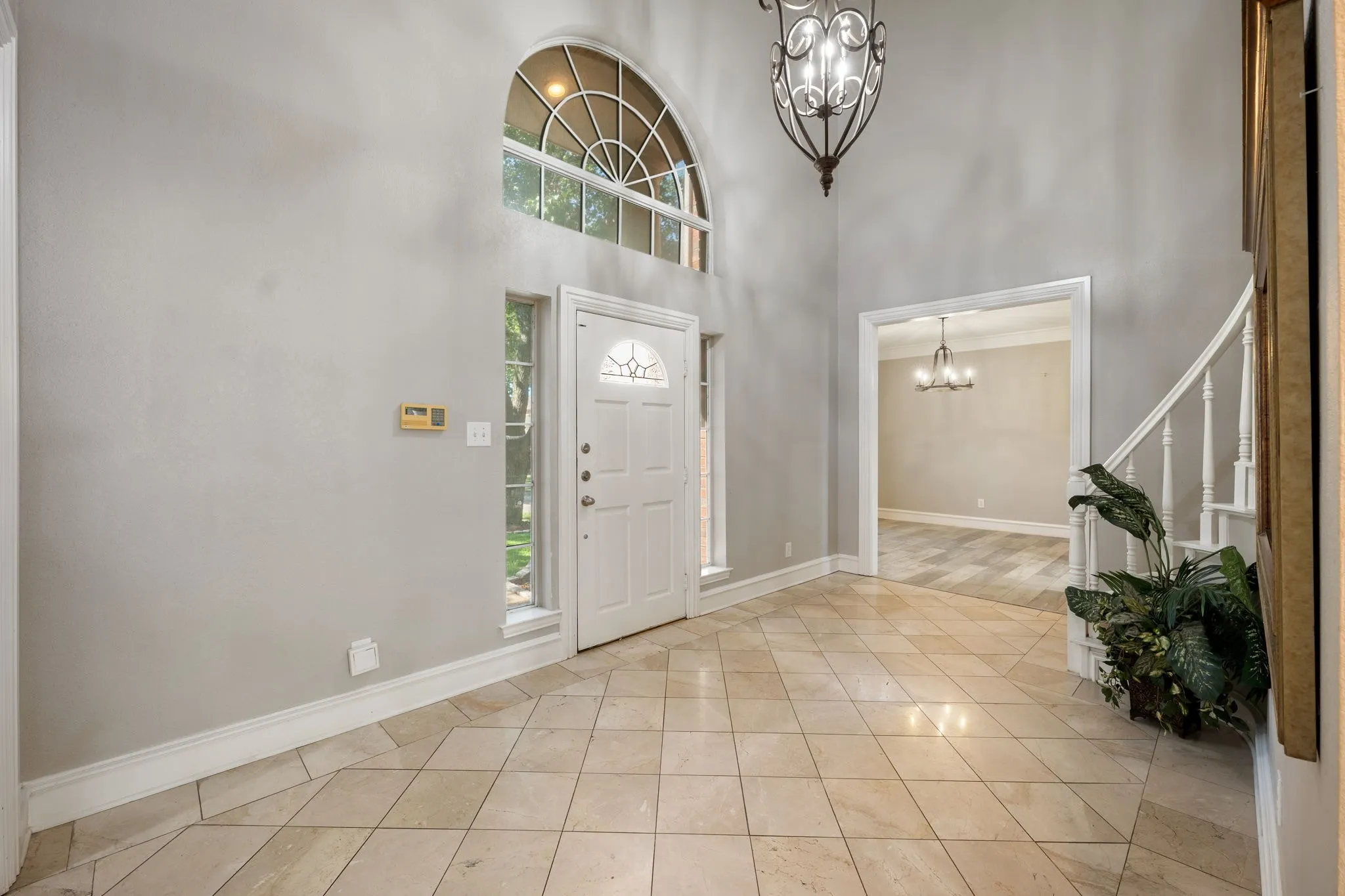Single Family Residence For Sale in Dallas County , 2311 Creekside Circle N, Irving, Texas 75063, 4 Bedroom, 4 Bathroom, 2 Garage spaces, 3,355 Sqft, built in 1990, mls#21348469, Real Estate Agent in Irving, Homes For Sale in Dallas county, Homes For Sale in Irving, Realtor in Irving Texas, Real Estate Brokerage Independent Realty Texas, Luminita Cordes Realtor