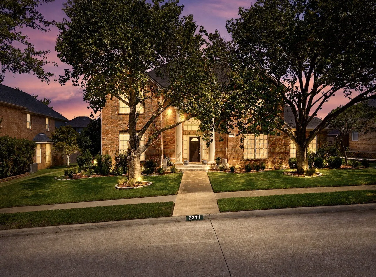 Single Family Residence For Sale in Dallas County , 2311 Creekside Circle N, Irving, Texas 75063, 4 Bedroom, 4 Bathroom, 2 Garage spaces, 3,355 Sqft, built in 1990, mls#21348469, Real Estate Agent in Irving, Homes For Sale in Dallas county, Homes For Sale in Irving, Realtor in Irving Texas, Real Estate Brokerage Independent Realty Texas, Luminita Cordes Realtor