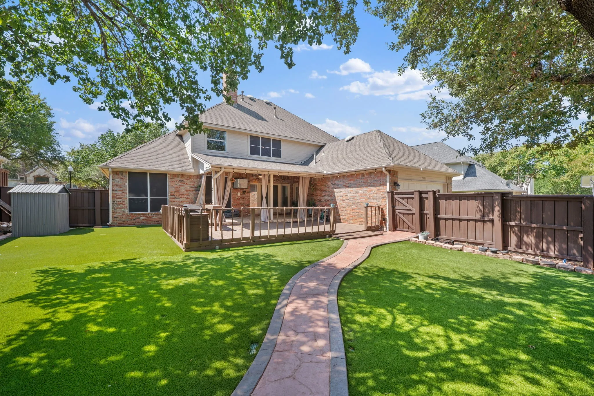 Single Family Residence For Sale in Dallas County , 2311 Creekside Circle N, Irving, Texas 75063, 4 Bedroom, 4 Bathroom, 2 Garage spaces, 3,355 Sqft, built in 1990, mls#21348469, Real Estate Agent in Irving, Homes For Sale in Dallas county, Homes For Sale in Irving, Realtor in Irving Texas, Real Estate Brokerage Independent Realty Texas, Luminita Cordes Realtor
