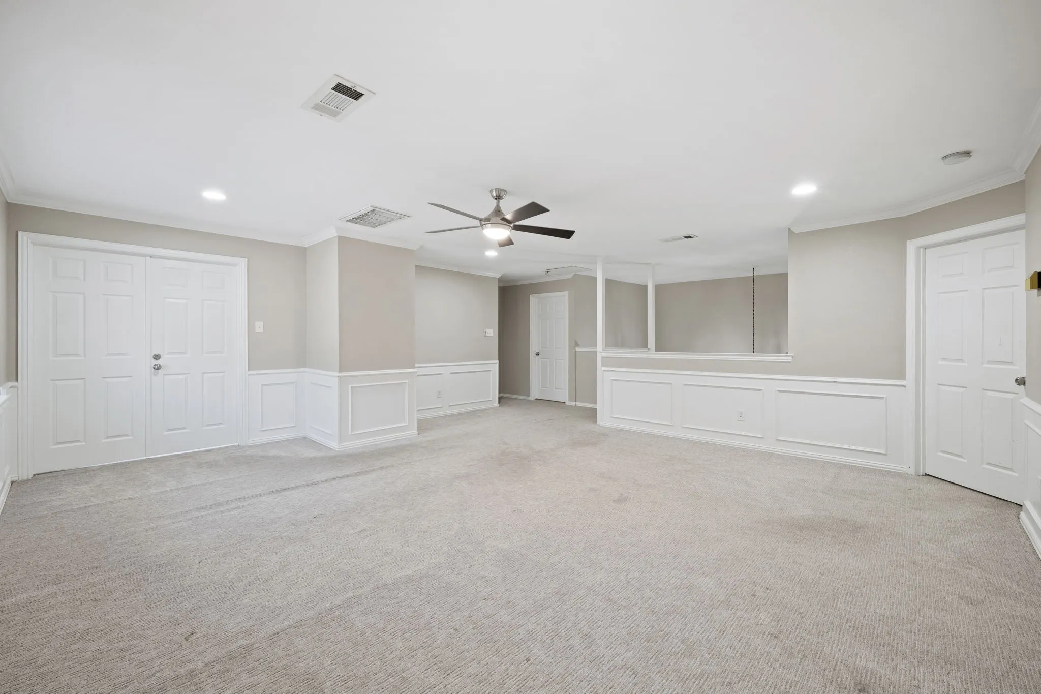Single Family Residence For Sale in Dallas County , 2311 Creekside Circle N, Irving, Texas 75063, 4 Bedroom, 4 Bathroom, 2 Garage spaces, 3,355 Sqft, built in 1990, mls#21348469, Real Estate Agent in Irving, Homes For Sale in Dallas county, Homes For Sale in Irving, Realtor in Irving Texas, Real Estate Brokerage Independent Realty Texas, Luminita Cordes Realtor