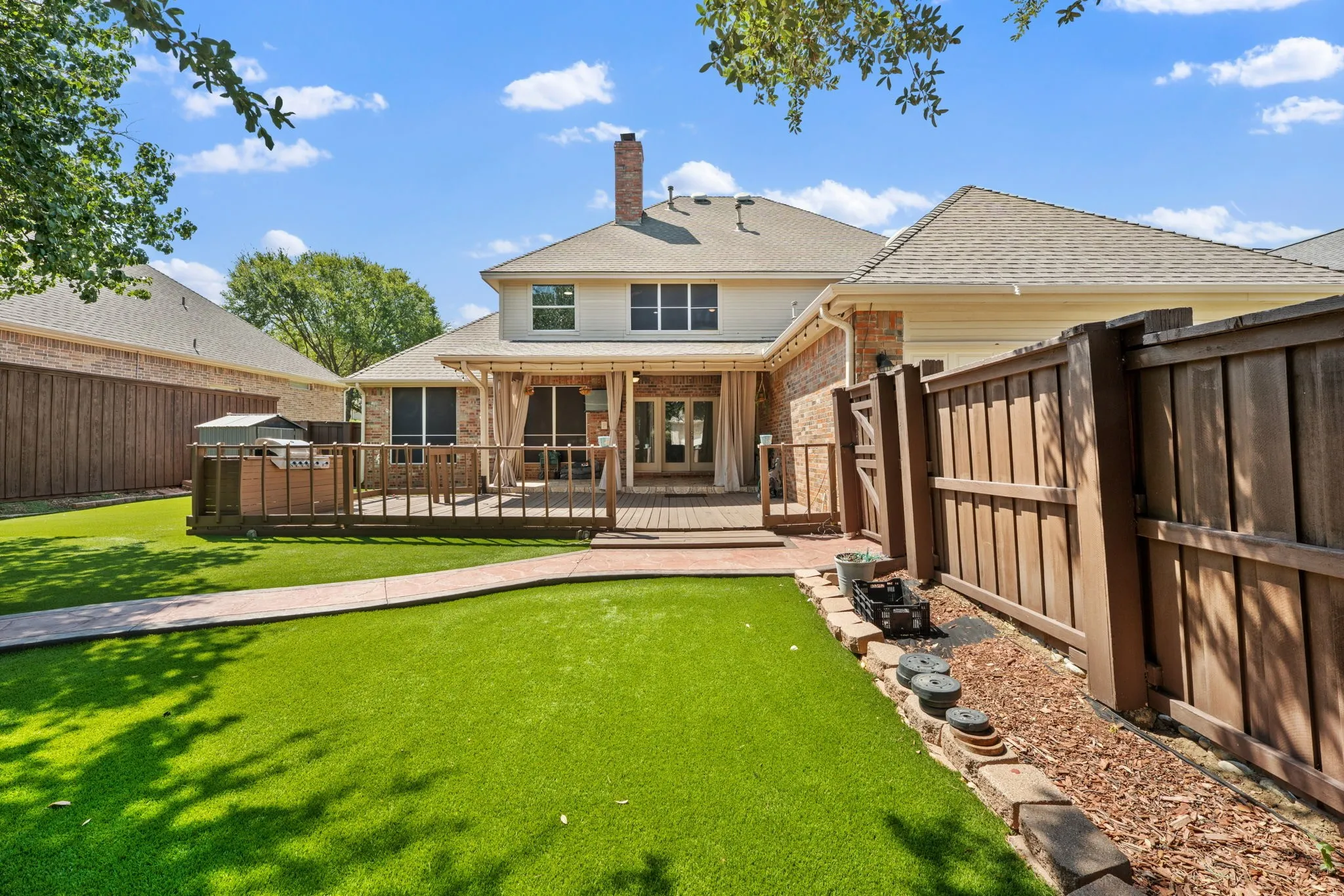 Single Family Residence For Sale in Dallas County , 2311 Creekside Circle N, Irving, Texas 75063, 4 Bedroom, 4 Bathroom, 2 Garage spaces, 3,355 Sqft, built in 1990, mls#21348469, Real Estate Agent in Irving, Homes For Sale in Dallas county, Homes For Sale in Irving, Realtor in Irving Texas, Real Estate Brokerage Independent Realty Texas, Luminita Cordes Realtor