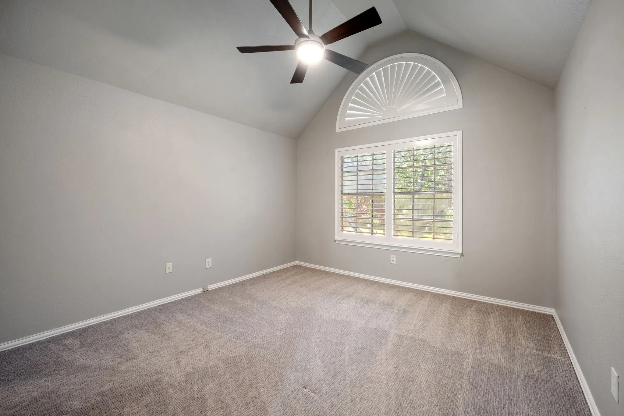 Single Family Residence For Sale in Dallas County , 2311 Creekside Circle N, Irving, Texas 75063, 4 Bedroom, 4 Bathroom, 2 Garage spaces, 3,355 Sqft, built in 1990, mls#21348469, Real Estate Agent in Irving, Homes For Sale in Dallas county, Homes For Sale in Irving, Realtor in Irving Texas, Real Estate Brokerage Independent Realty Texas, Luminita Cordes Realtor