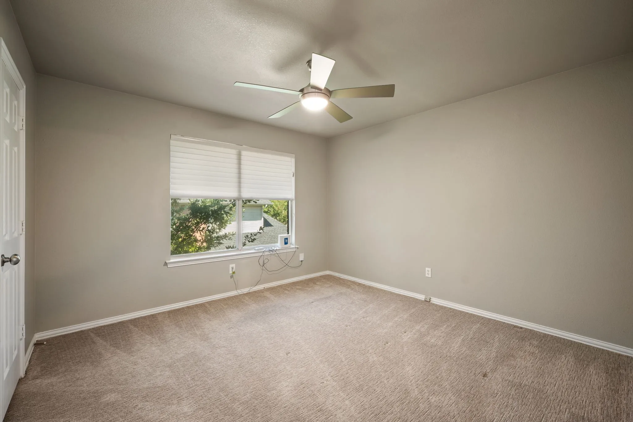 Single Family Residence For Sale in Dallas County , 2311 Creekside Circle N, Irving, Texas 75063, 4 Bedroom, 4 Bathroom, 2 Garage spaces, 3,355 Sqft, built in 1990, mls#21348469, Real Estate Agent in Irving, Homes For Sale in Dallas county, Homes For Sale in Irving, Realtor in Irving Texas, Real Estate Brokerage Independent Realty Texas, Luminita Cordes Realtor