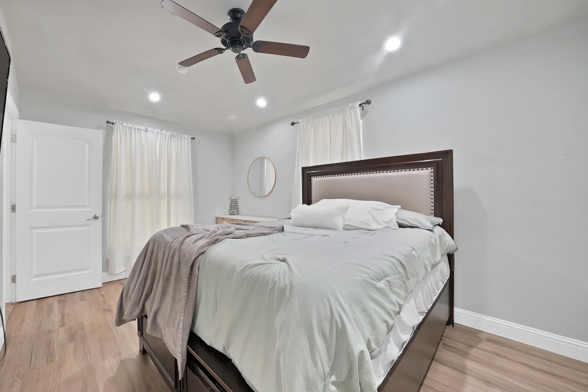 Single Family Residence For Sale in Dallas County , 1102 Ash Street, Irving, Texas 75060, 4 Bedroom, 2 Bathroom, Garage spaces, 1,430 Sqft, built in 1950, mls#21352538, Real Estate Agent in Irving, Homes For Sale in Dallas county, Homes For Sale in Irving, Realtor in Irving Texas, Real Estate Brokerage Independent Realty Texas, Luminita Cordes Realtor