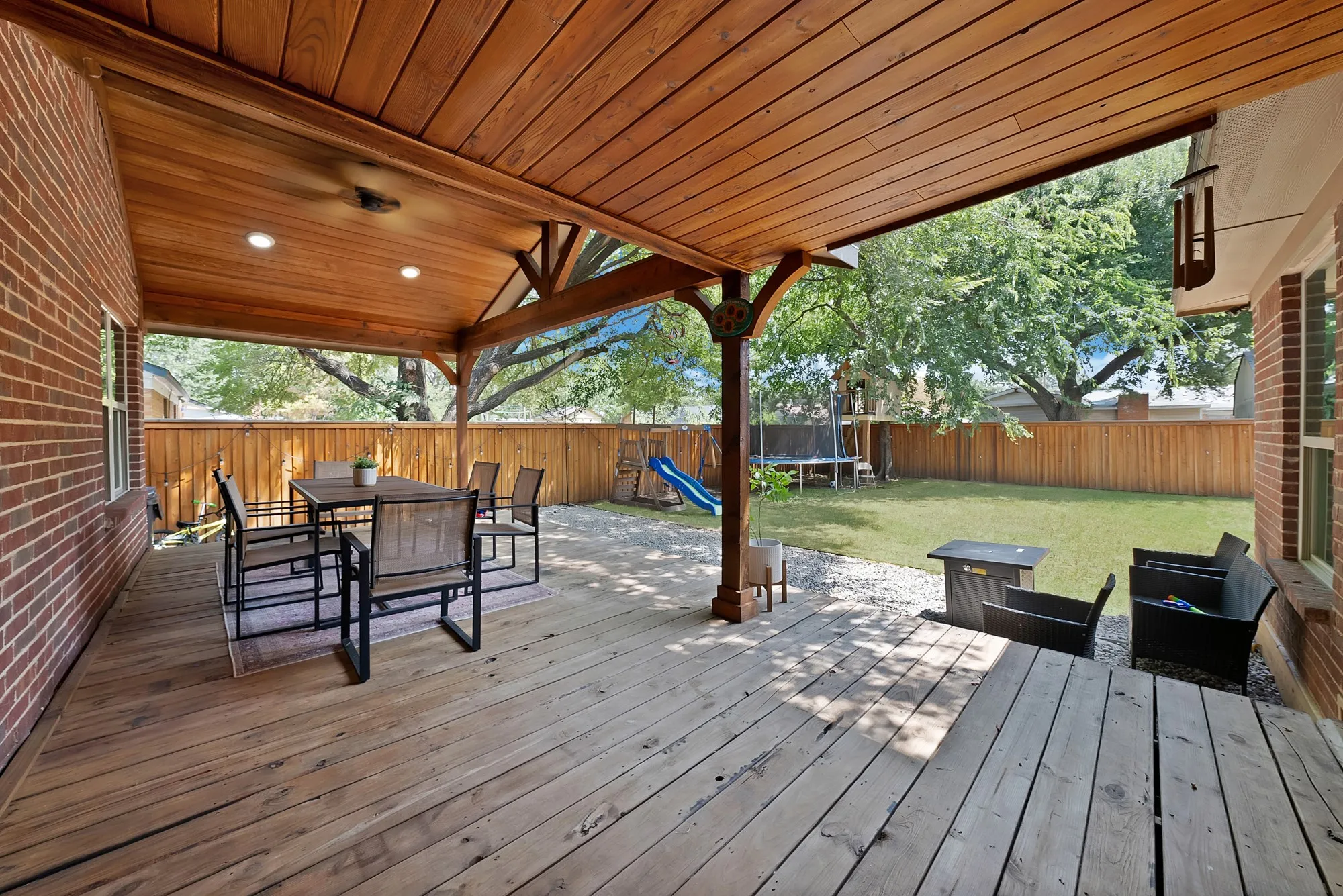 Single Family Residence For Sale in Dallas County , 1102 Ash Street, Irving, Texas 75060, 4 Bedroom, 2 Bathroom, Garage spaces, 1,430 Sqft, built in 1950, mls#21352538, Real Estate Agent in Irving, Homes For Sale in Dallas county, Homes For Sale in Irving, Realtor in Irving Texas, Real Estate Brokerage Independent Realty Texas, Luminita Cordes Realtor