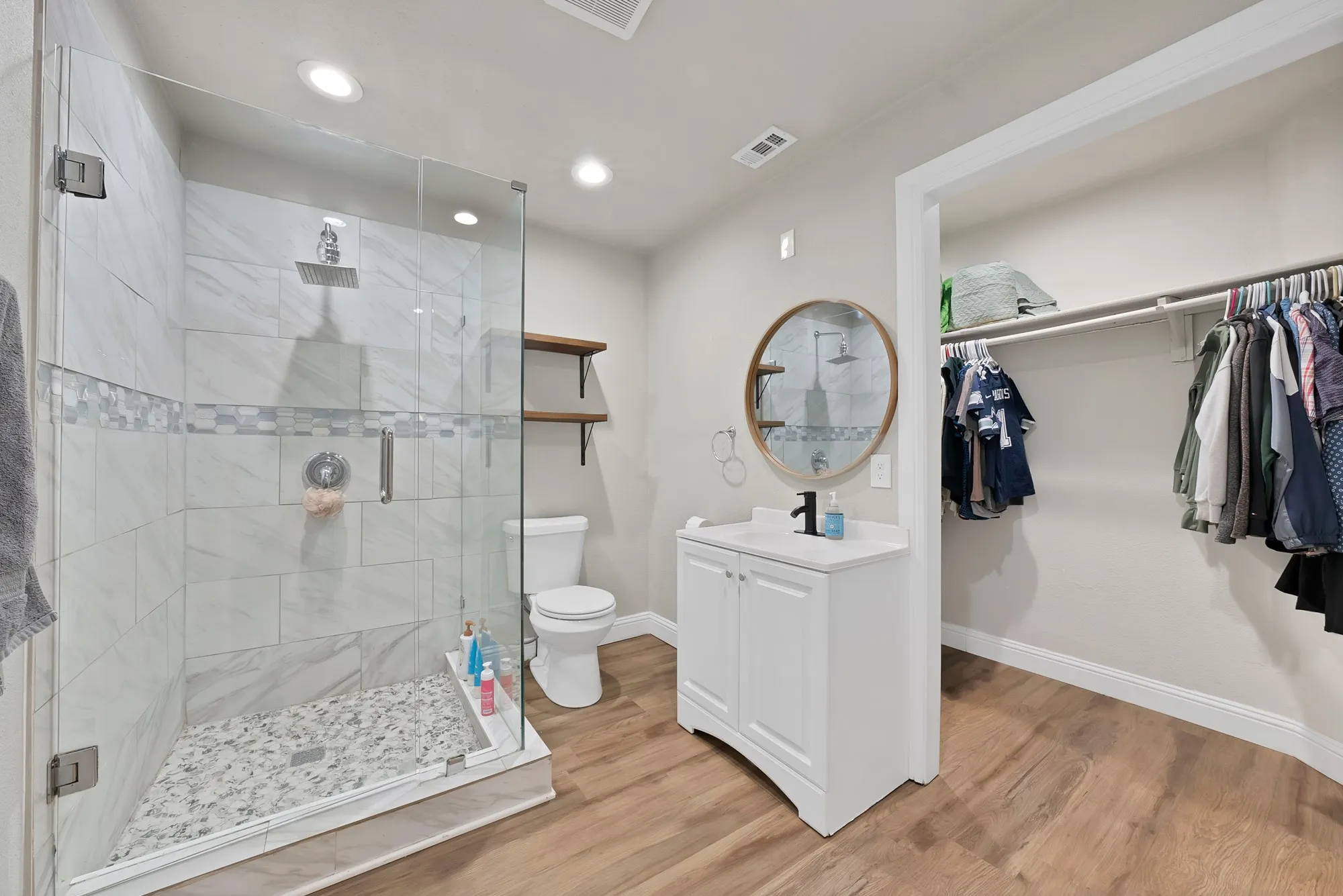 Single Family Residence For Sale in Dallas County , 1102 Ash Street, Irving, Texas 75060, 4 Bedroom, 2 Bathroom, Garage spaces, 1,430 Sqft, built in 1950, mls#21352538, Real Estate Agent in Irving, Homes For Sale in Dallas county, Homes For Sale in Irving, Realtor in Irving Texas, Real Estate Brokerage Independent Realty Texas, Luminita Cordes Realtor