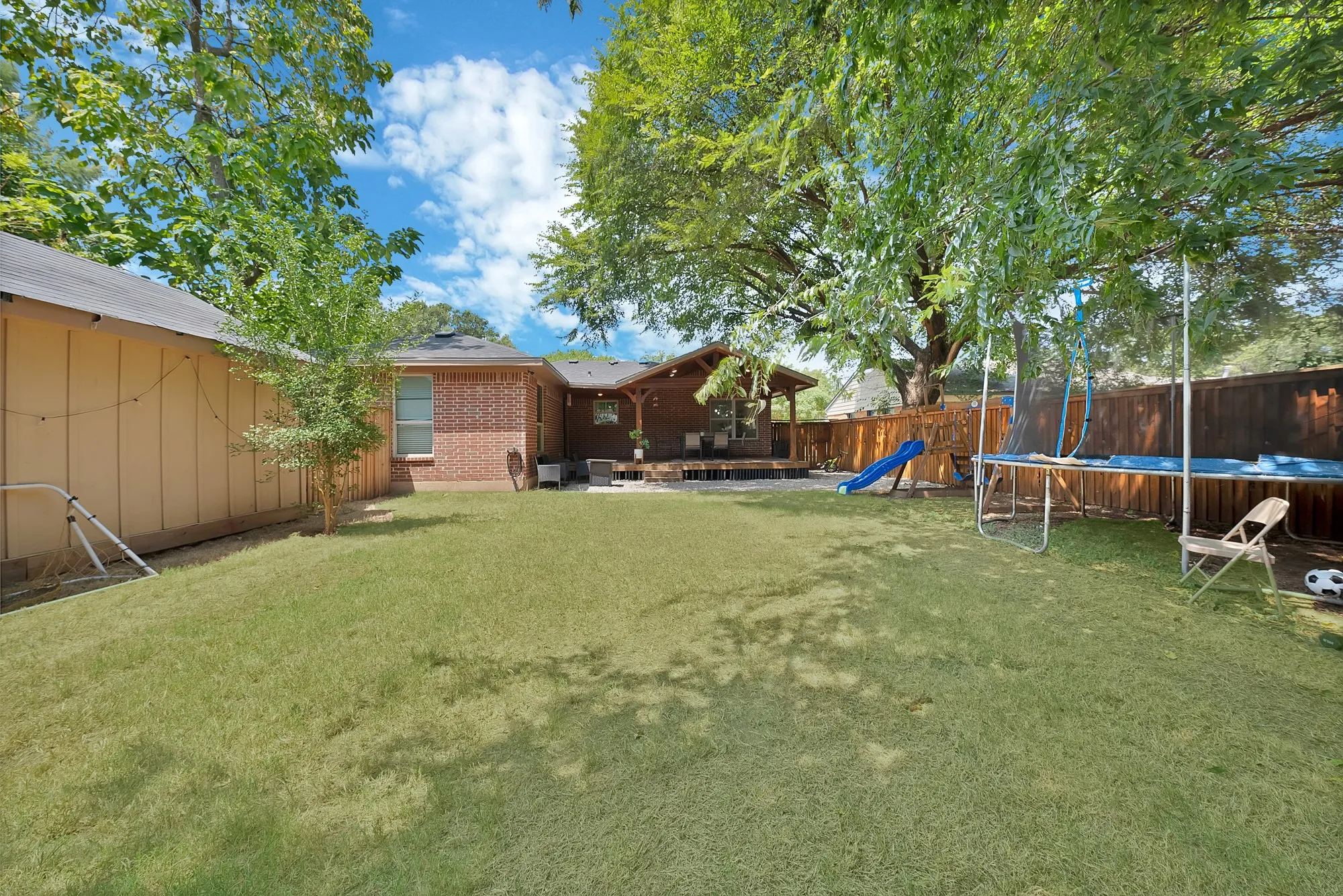 Single Family Residence For Sale in Dallas County , 1102 Ash Street, Irving, Texas 75060, 4 Bedroom, 2 Bathroom, Garage spaces, 1,430 Sqft, built in 1950, mls#21352538, Real Estate Agent in Irving, Homes For Sale in Dallas county, Homes For Sale in Irving, Realtor in Irving Texas, Real Estate Brokerage Independent Realty Texas, Luminita Cordes Realtor