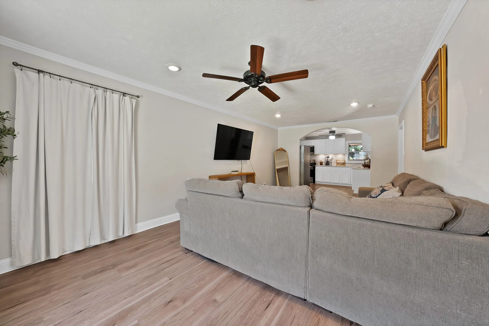 Single Family Residence For Sale in Dallas County , 1102 Ash Street, Irving, Texas 75060, 4 Bedroom, 2 Bathroom, Garage spaces, 1,430 Sqft, built in 1950, mls#21352538, Real Estate Agent in Irving, Homes For Sale in Dallas county, Homes For Sale in Irving, Realtor in Irving Texas, Real Estate Brokerage Independent Realty Texas, Luminita Cordes Realtor