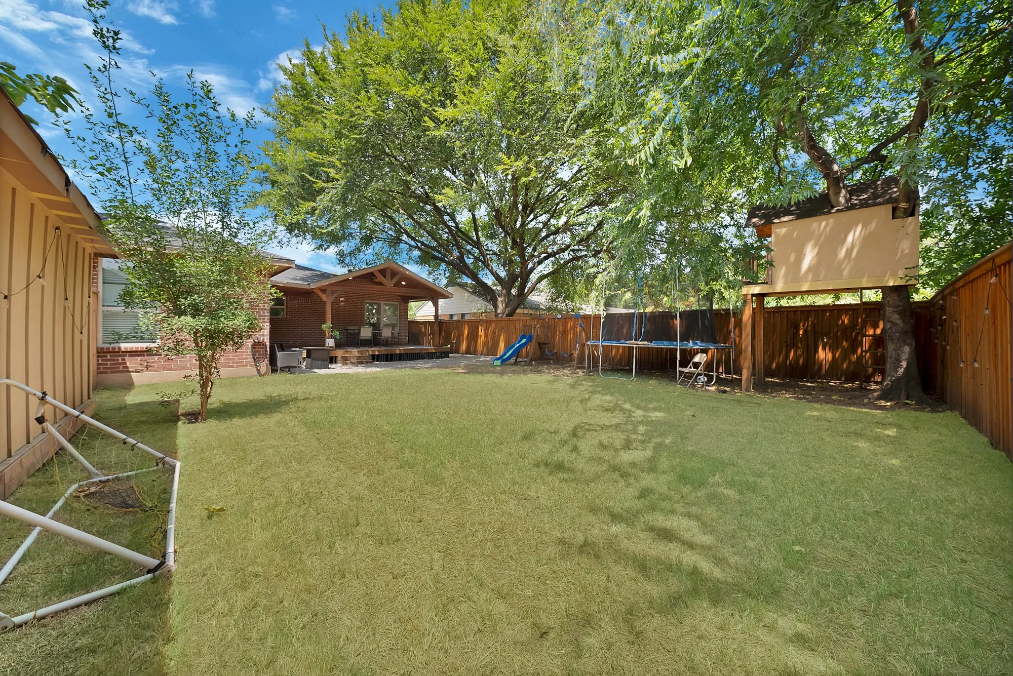 Single Family Residence For Sale in Dallas County , 1102 Ash Street, Irving, Texas 75060, 4 Bedroom, 2 Bathroom, Garage spaces, 1,430 Sqft, built in 1950, mls#21352538, Real Estate Agent in Irving, Homes For Sale in Dallas county, Homes For Sale in Irving, Realtor in Irving Texas, Real Estate Brokerage Independent Realty Texas, Luminita Cordes Realtor