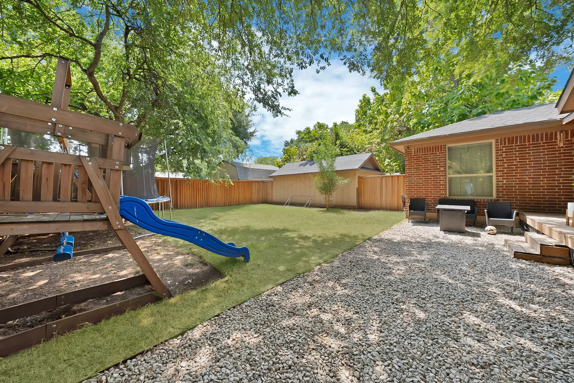 Single Family Residence For Sale in Dallas County , 1102 Ash Street, Irving, Texas 75060, 4 Bedroom, 2 Bathroom, Garage spaces, 1,430 Sqft, built in 1950, mls#21352538, Real Estate Agent in Irving, Homes For Sale in Dallas county, Homes For Sale in Irving, Realtor in Irving Texas, Real Estate Brokerage Independent Realty Texas, Luminita Cordes Realtor