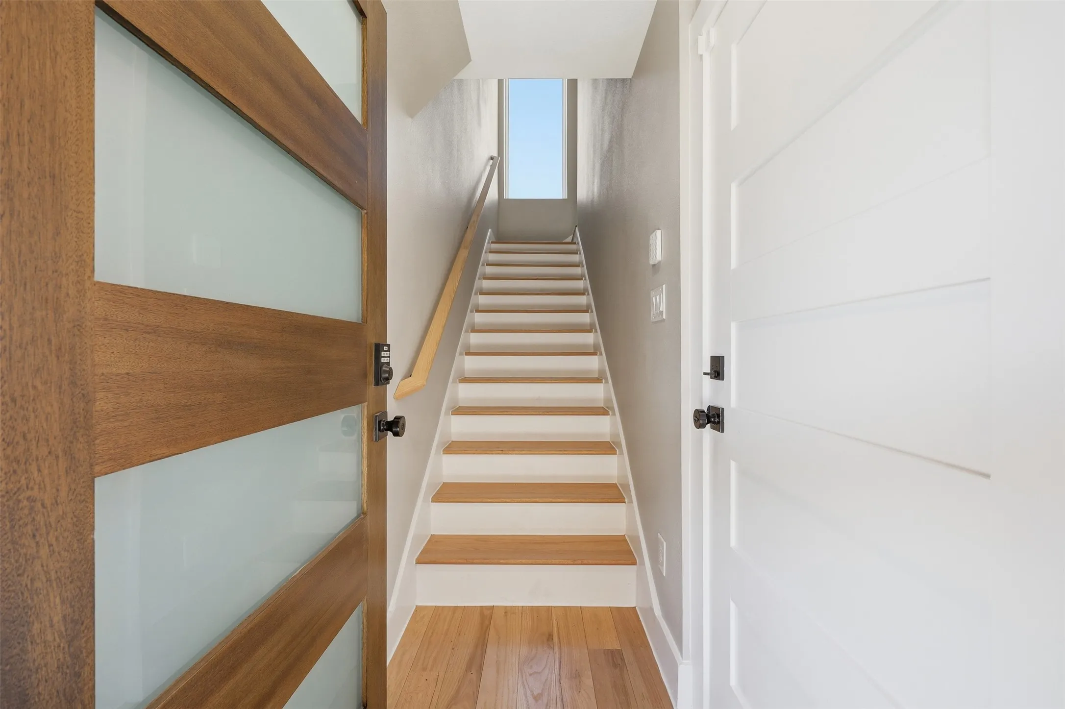 Townhouse For Rent in Dallas County , 2214 Annex Avenue 103, Dallas, Texas 75204, 2 Bedroom, 3 Bathroom, 2 Garage spaces, 1,573 Sqft, built in 2024, mls#21353199, Real Estate Agent in Dallas, Homes For Rent in Dallas county, Homes For Rent in Dallas, Realtor in Dallas Texas, Real Estate Brokerage Independent Realty Texas, Luminita Cordes Realtor