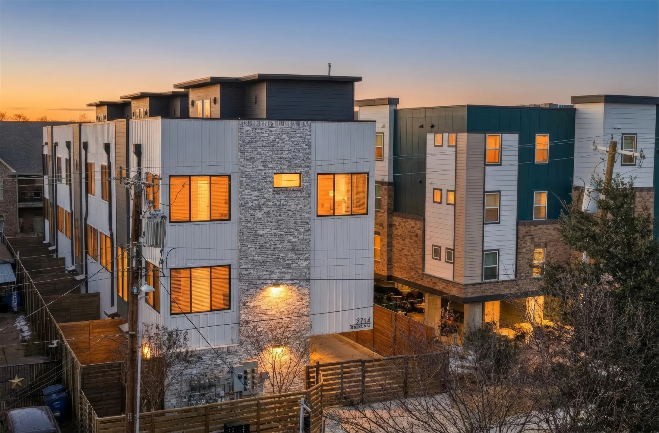 Townhouse For Rent in Dallas County , 2214 Annex Avenue 103, Dallas, Texas 75204, 2 Bedroom, 3 Bathroom, 2 Garage spaces, 1,573 Sqft, built in 2024, mls#21353199, Real Estate Agent in Dallas, Homes For Rent in Dallas county, Homes For Rent in Dallas, Realtor in Dallas Texas, Real Estate Brokerage Independent Realty Texas, Luminita Cordes Realtor