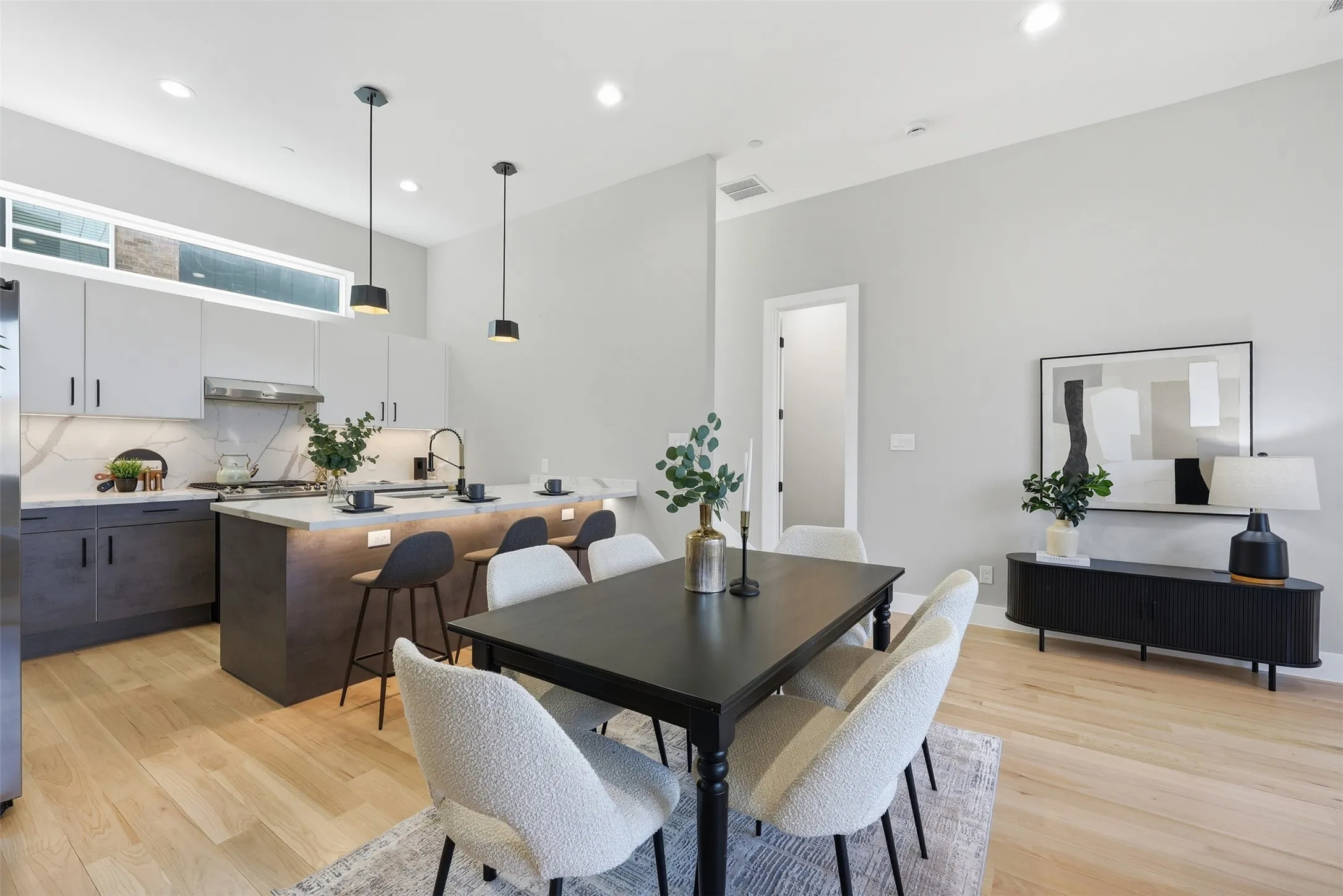 Townhouse For Rent in Dallas County , 2214 Annex Avenue 103, Dallas, Texas 75204, 2 Bedroom, 3 Bathroom, 2 Garage spaces, 1,573 Sqft, built in 2024, mls#21353199, Real Estate Agent in Dallas, Homes For Rent in Dallas county, Homes For Rent in Dallas, Realtor in Dallas Texas, Real Estate Brokerage Independent Realty Texas, Luminita Cordes Realtor