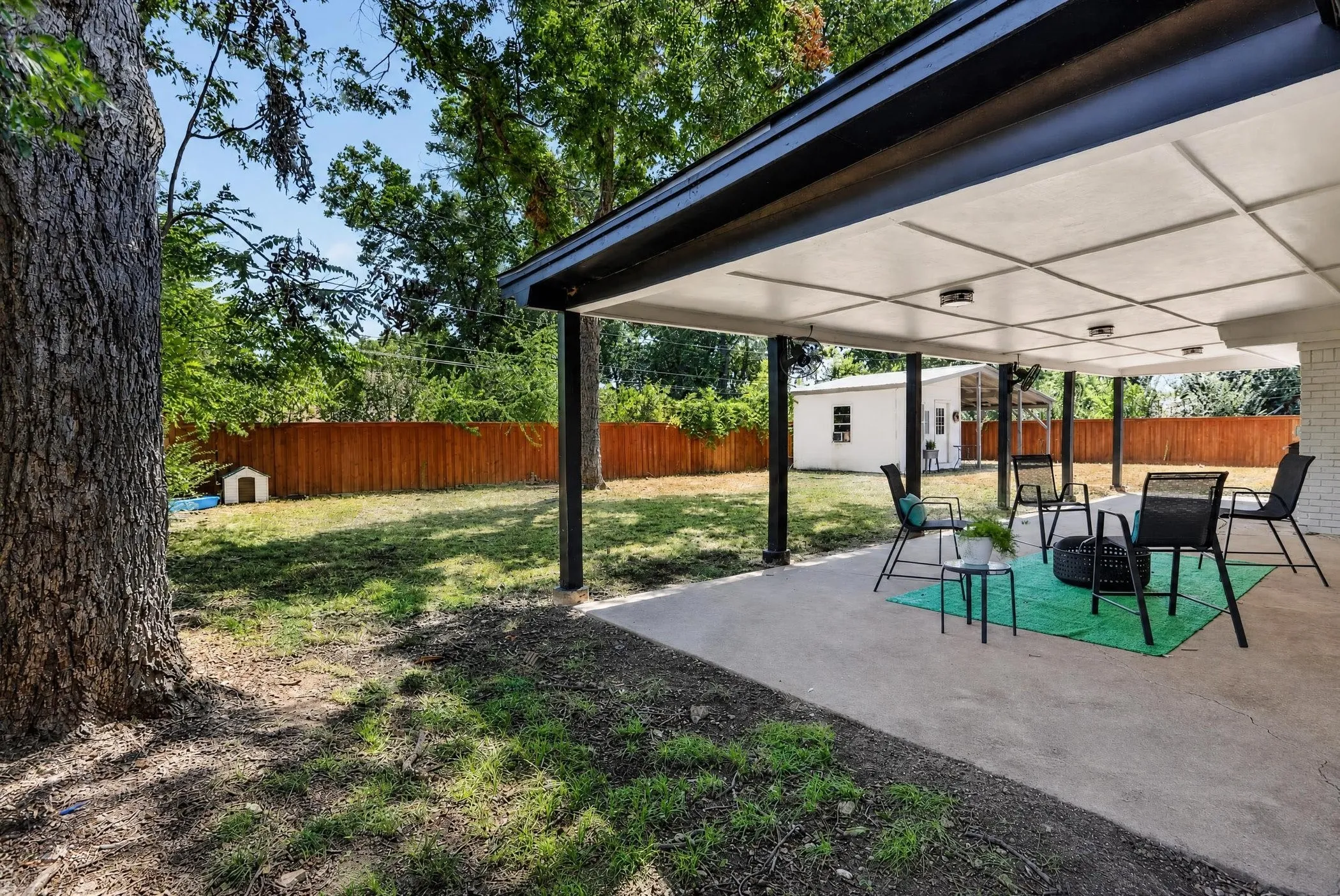 Single Family Residence For Sale in Tarrant County , 8117 Rush Street, Benbrook, Texas 76116, 3 Bedroom, 2 Bathroom, 2 Garage spaces, 2,086 Sqft, built in 1963, mls#21353200, Real Estate Agent in Benbrook, Homes For Sale in Tarrant county, Homes For Sale in Benbrook, Realtor in Benbrook Texas, Real Estate Brokerage Independent Realty Texas, Luminita Cordes Realtor