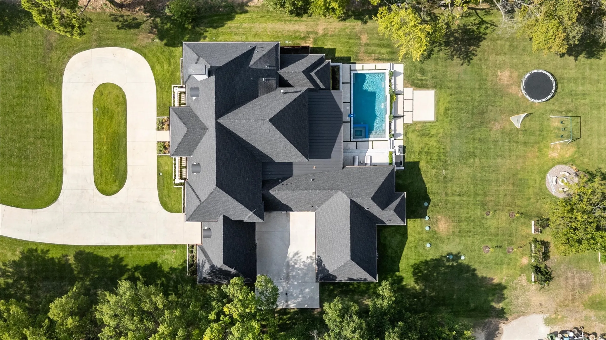 Single Family Residence For Sale in Tarrant County , 1029 Shady Oaks Drive, Southlake, Texas 76092, 5 Bedroom, 7 Bathroom, 4 Garage spaces, 6,432 Sqft, built in 2023, mls#21341749, Real Estate Agent in Southlake, Homes For Sale in Tarrant county, Homes For Sale in Southlake, Realtor in Southlake Texas, Real Estate Brokerage Independent Realty Texas, Luminita Cordes Realtor