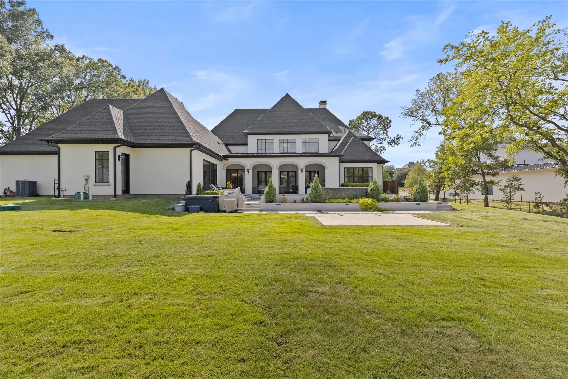 Single Family Residence For Sale in Tarrant County , 1029 Shady Oaks Drive, Southlake, Texas 76092, 5 Bedroom, 7 Bathroom, 4 Garage spaces, 6,432 Sqft, built in 2023, mls#21341749, Real Estate Agent in Southlake, Homes For Sale in Tarrant county, Homes For Sale in Southlake, Realtor in Southlake Texas, Real Estate Brokerage Independent Realty Texas, Luminita Cordes Realtor