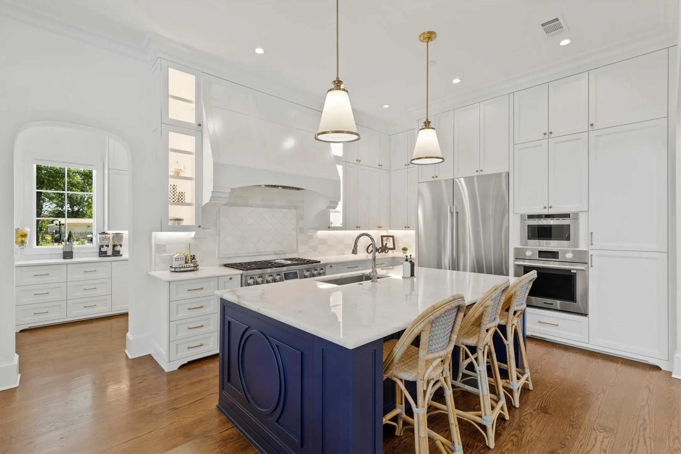 Single Family Residence For Sale in Tarrant County , 1029 Shady Oaks Drive, Southlake, Texas 76092, 5 Bedroom, 7 Bathroom, 4 Garage spaces, 6,432 Sqft, built in 2023, mls#21341749, Real Estate Agent in Southlake, Homes For Sale in Tarrant county, Homes For Sale in Southlake, Realtor in Southlake Texas, Real Estate Brokerage Independent Realty Texas, Luminita Cordes Realtor