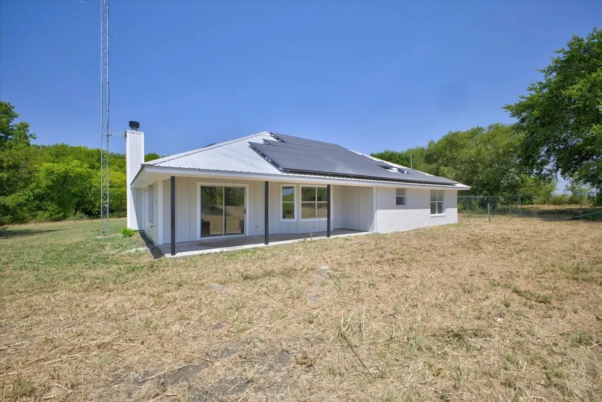 Single Family Residence For Sale in Hill County , 187 Private Road 416, Itasca, Texas 76055, 4 Bedroom, 2 Bathroom, Garage spaces, 1,862 Sqft, built in 2000, mls#21350681, Real Estate Agent in Itasca, Homes For Sale in Hill county, Homes For Sale in Itasca, Realtor in Itasca Texas, Real Estate Brokerage Independent Realty Texas, Luminita Cordes Realtor