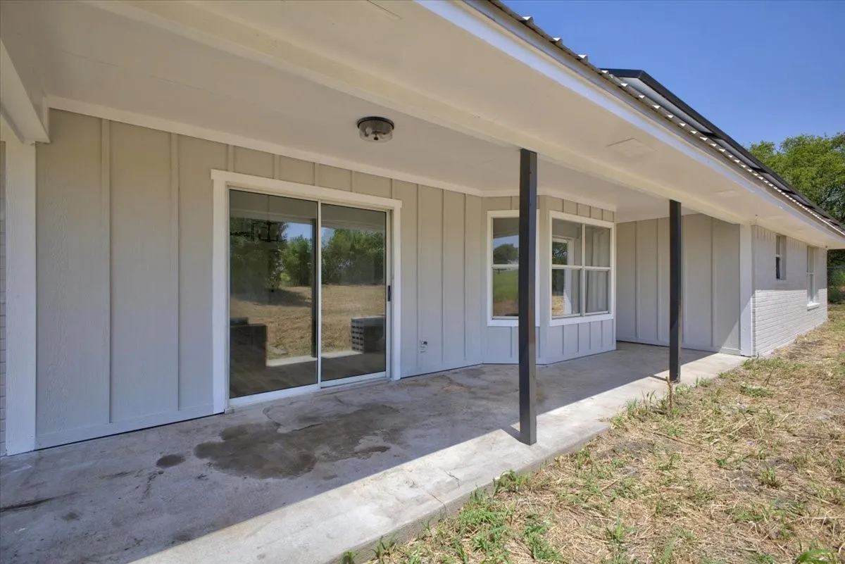 Single Family Residence For Sale in Hill County , 187 Private Road 416, Itasca, Texas 76055, 4 Bedroom, 2 Bathroom, Garage spaces, 1,862 Sqft, built in 2000, mls#21350681, Real Estate Agent in Itasca, Homes For Sale in Hill county, Homes For Sale in Itasca, Realtor in Itasca Texas, Real Estate Brokerage Independent Realty Texas, Luminita Cordes Realtor
