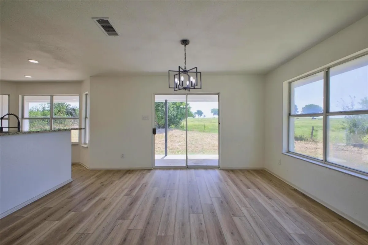 Single Family Residence For Sale in Hill County , 187 Private Road 416, Itasca, Texas 76055, 4 Bedroom, 2 Bathroom, Garage spaces, 1,862 Sqft, built in 2000, mls#21350681, Real Estate Agent in Itasca, Homes For Sale in Hill county, Homes For Sale in Itasca, Realtor in Itasca Texas, Real Estate Brokerage Independent Realty Texas, Luminita Cordes Realtor