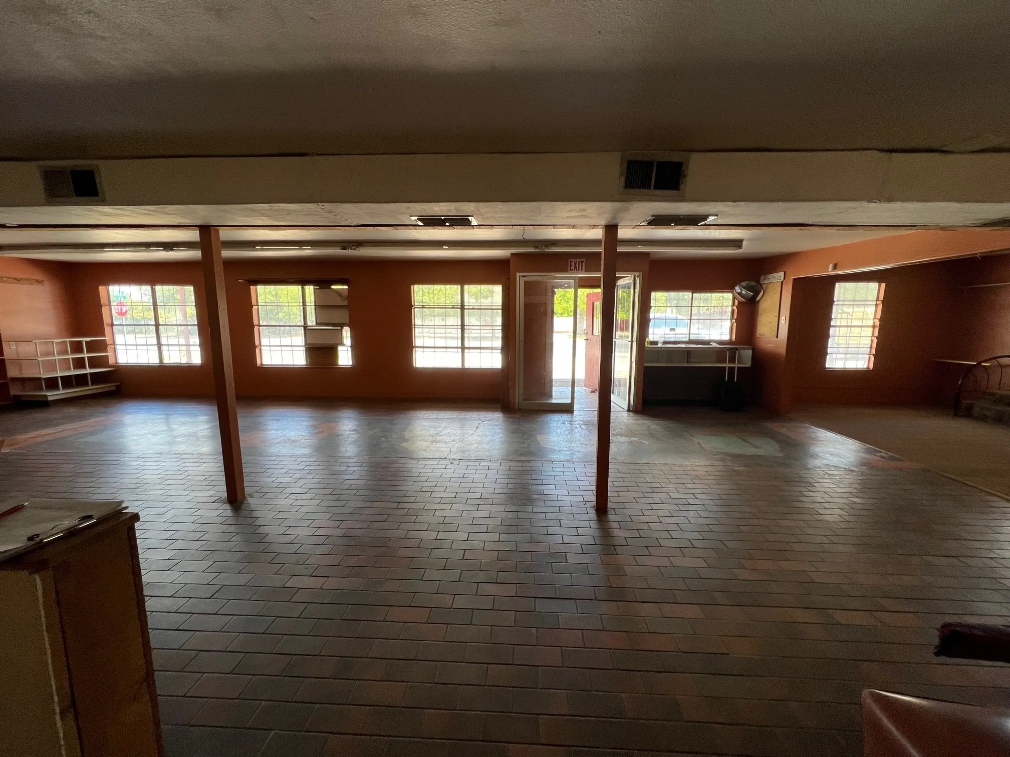 Retail For Rent in Palo Pinto County , 1500 S Oak Avenue, Mineral Wells, Texas 76067, 0, 0, Garage spaces, 0 Sqft, built in 1964, mls#21353209, Real Estate Agent in Mineral Wells, Homes For Rent in Palo Pinto county, Homes For Rent in Mineral Wells, Realtor in Mineral Wells Texas, Real Estate Brokerage Independent Realty Texas, Luminita Cordes Realtor