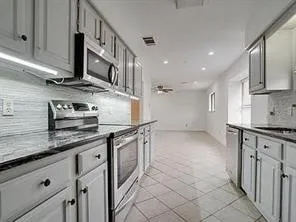 Single Family Residence For Rent in Dallas County , 813 Leslie Lane, Coppell, Texas 75019, 3 Bedroom, 2 Bathroom, Garage spaces, 1,637 Sqft, built in 1983, mls#21351750, Real Estate Agent in Coppell, Homes For Rent in Dallas county, Homes For Rent in Coppell, Realtor in Coppell Texas, Real Estate Brokerage Independent Realty Texas, Luminita Cordes Realtor