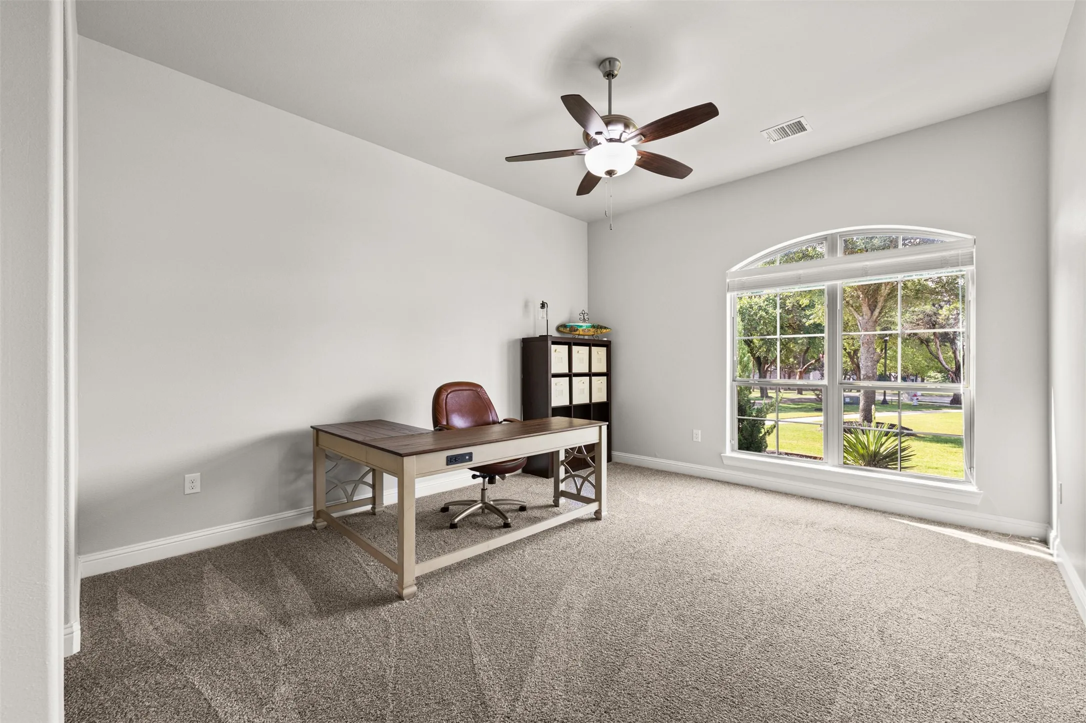 Single Family Residence For Sale in Ellis County , 2971 American Sparrow Drive, Midlothian, Texas 76065, 4 Bedroom, 4 Bathroom, 7 Garage spaces, 4,567 Sqft, built in 2015, mls#21347787, Real Estate Agent in Midlothian, Homes For Sale in Ellis county, Homes For Sale in Midlothian, Realtor in Midlothian Texas, Real Estate Brokerage Independent Realty Texas, Luminita Cordes Realtor
