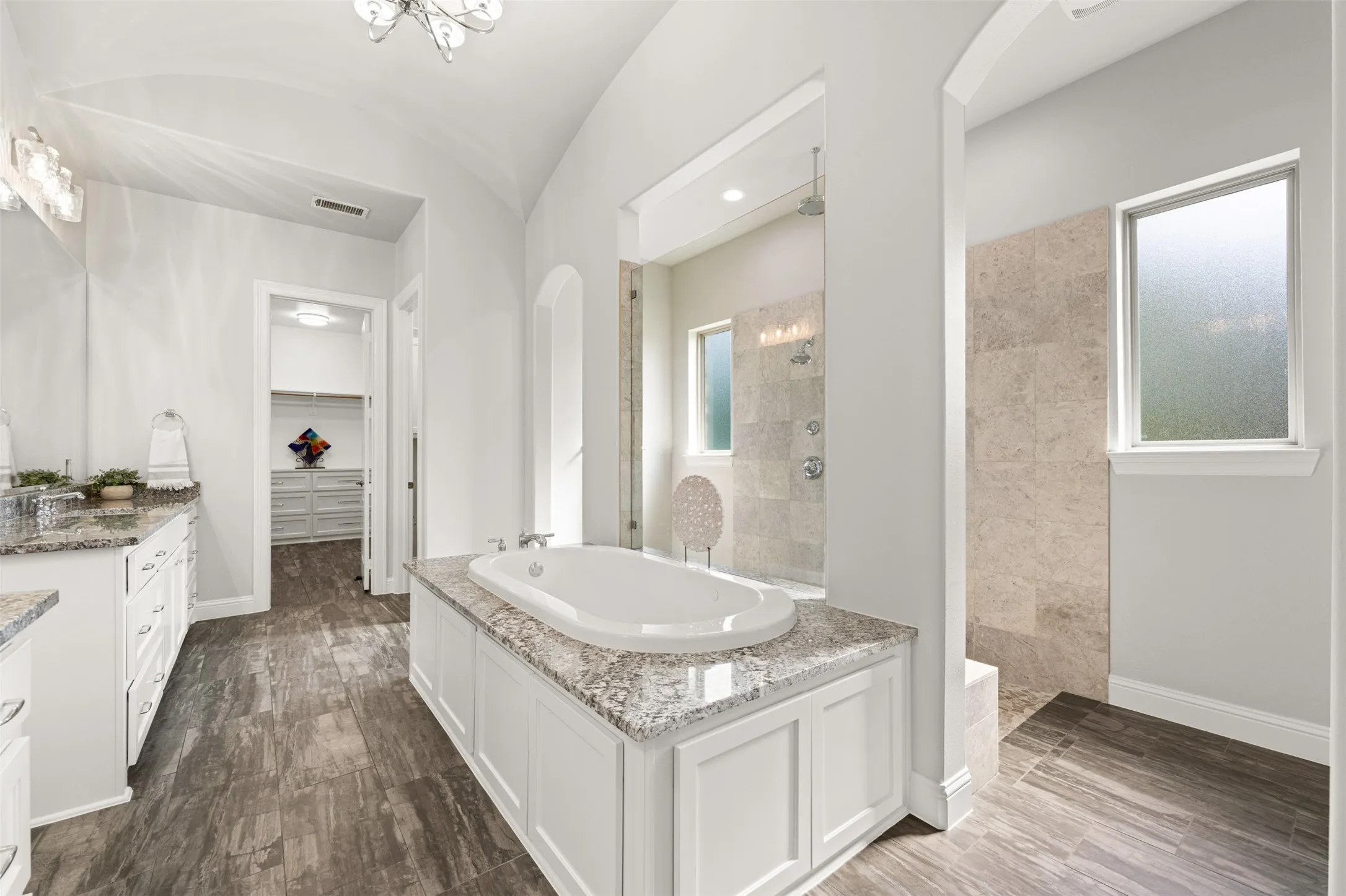 Single Family Residence For Sale in Ellis County , 2971 American Sparrow Drive, Midlothian, Texas 76065, 4 Bedroom, 4 Bathroom, 7 Garage spaces, 4,567 Sqft, built in 2015, mls#21347787, Real Estate Agent in Midlothian, Homes For Sale in Ellis county, Homes For Sale in Midlothian, Realtor in Midlothian Texas, Real Estate Brokerage Independent Realty Texas, Luminita Cordes Realtor