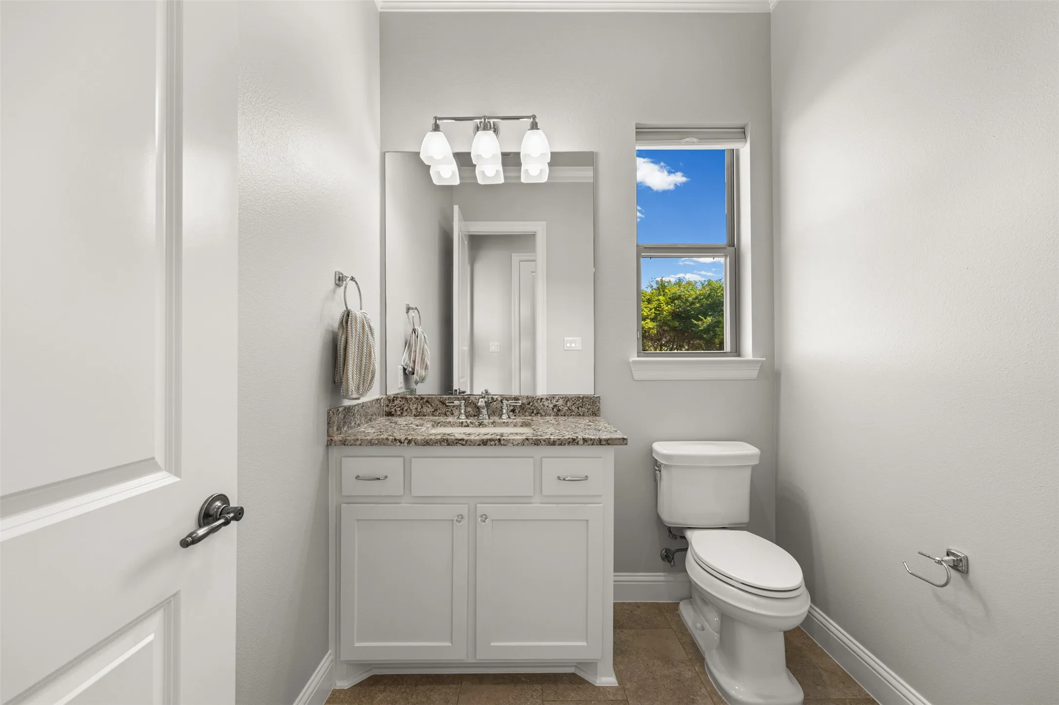 Single Family Residence For Sale in Ellis County , 2971 American Sparrow Drive, Midlothian, Texas 76065, 4 Bedroom, 4 Bathroom, 7 Garage spaces, 4,567 Sqft, built in 2015, mls#21347787, Real Estate Agent in Midlothian, Homes For Sale in Ellis county, Homes For Sale in Midlothian, Realtor in Midlothian Texas, Real Estate Brokerage Independent Realty Texas, Luminita Cordes Realtor