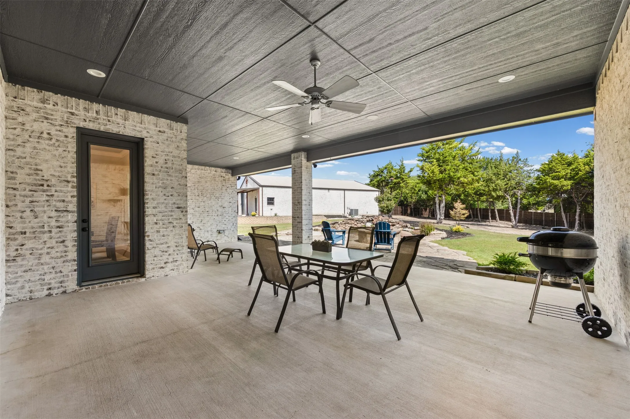 Single Family Residence For Sale in Ellis County , 2971 American Sparrow Drive, Midlothian, Texas 76065, 4 Bedroom, 4 Bathroom, 7 Garage spaces, 4,567 Sqft, built in 2015, mls#21347787, Real Estate Agent in Midlothian, Homes For Sale in Ellis county, Homes For Sale in Midlothian, Realtor in Midlothian Texas, Real Estate Brokerage Independent Realty Texas, Luminita Cordes Realtor