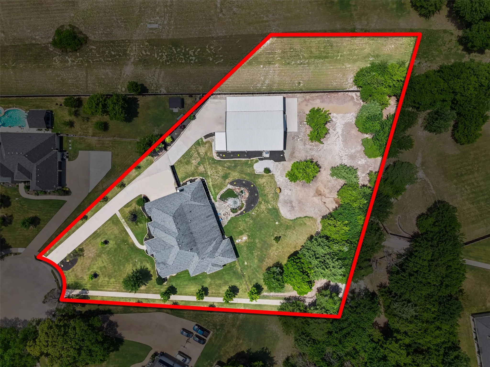 Single Family Residence For Sale in Ellis County , 2971 American Sparrow Drive, Midlothian, Texas 76065, 4 Bedroom, 4 Bathroom, 7 Garage spaces, 4,567 Sqft, built in 2015, mls#21347787, Real Estate Agent in Midlothian, Homes For Sale in Ellis county, Homes For Sale in Midlothian, Realtor in Midlothian Texas, Real Estate Brokerage Independent Realty Texas, Luminita Cordes Realtor