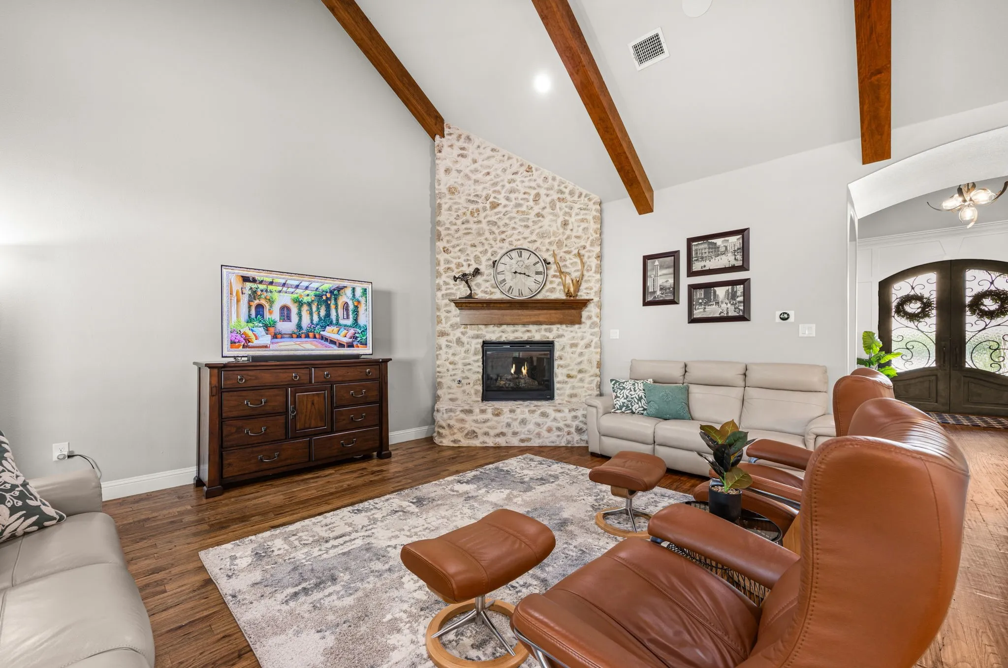 Single Family Residence For Sale in Ellis County , 2971 American Sparrow Drive, Midlothian, Texas 76065, 4 Bedroom, 4 Bathroom, 7 Garage spaces, 4,567 Sqft, built in 2015, mls#21347787, Real Estate Agent in Midlothian, Homes For Sale in Ellis county, Homes For Sale in Midlothian, Realtor in Midlothian Texas, Real Estate Brokerage Independent Realty Texas, Luminita Cordes Realtor
