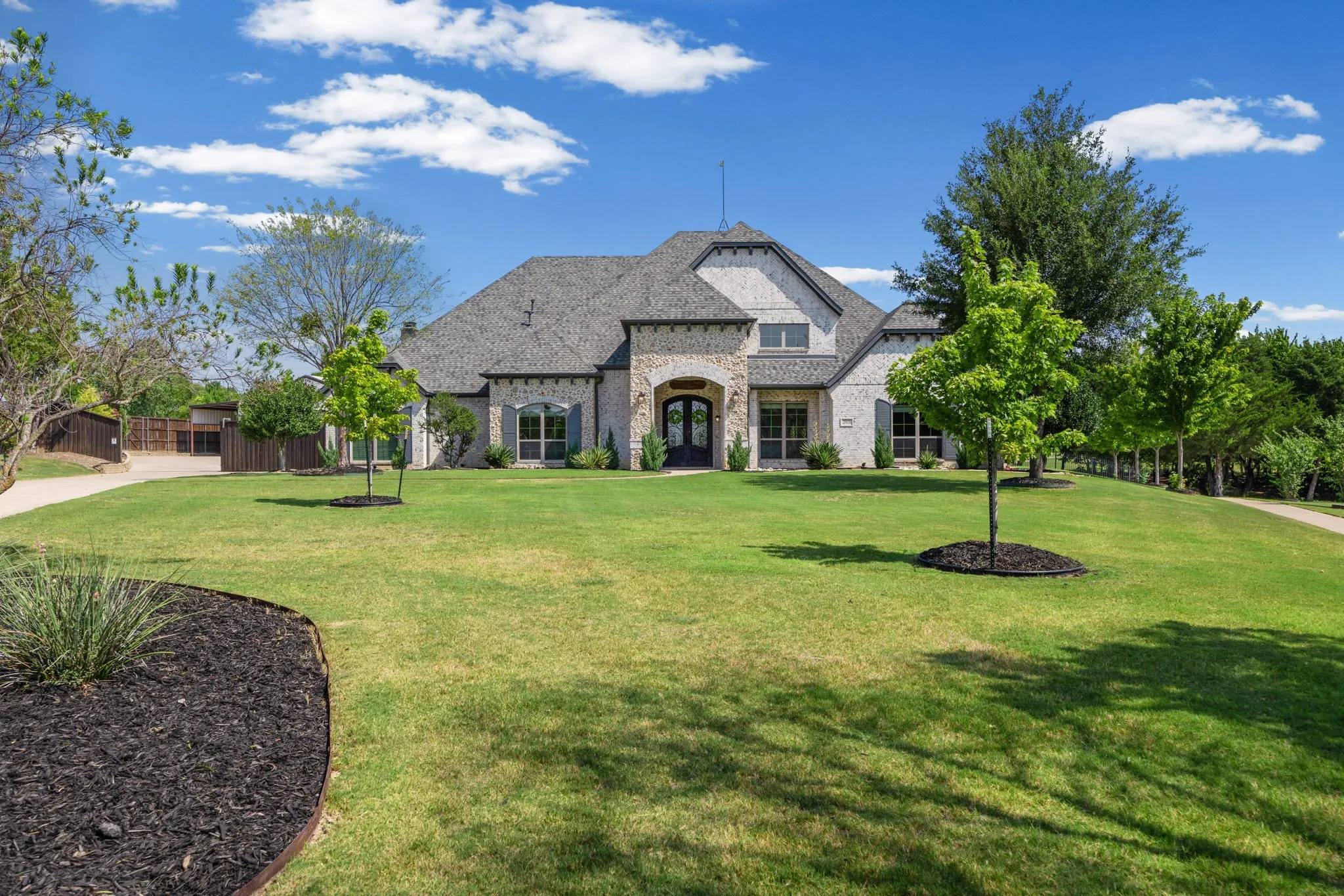 Single Family Residence For Sale in Ellis County , 2971 American Sparrow Drive, Midlothian, Texas 76065, 4 Bedroom, 4 Bathroom, 7 Garage spaces, 4,567 Sqft, built in 2015, mls#21347787, Real Estate Agent in Midlothian, Homes For Sale in Ellis county, Homes For Sale in Midlothian, Realtor in Midlothian Texas, Real Estate Brokerage Independent Realty Texas, Luminita Cordes Realtor