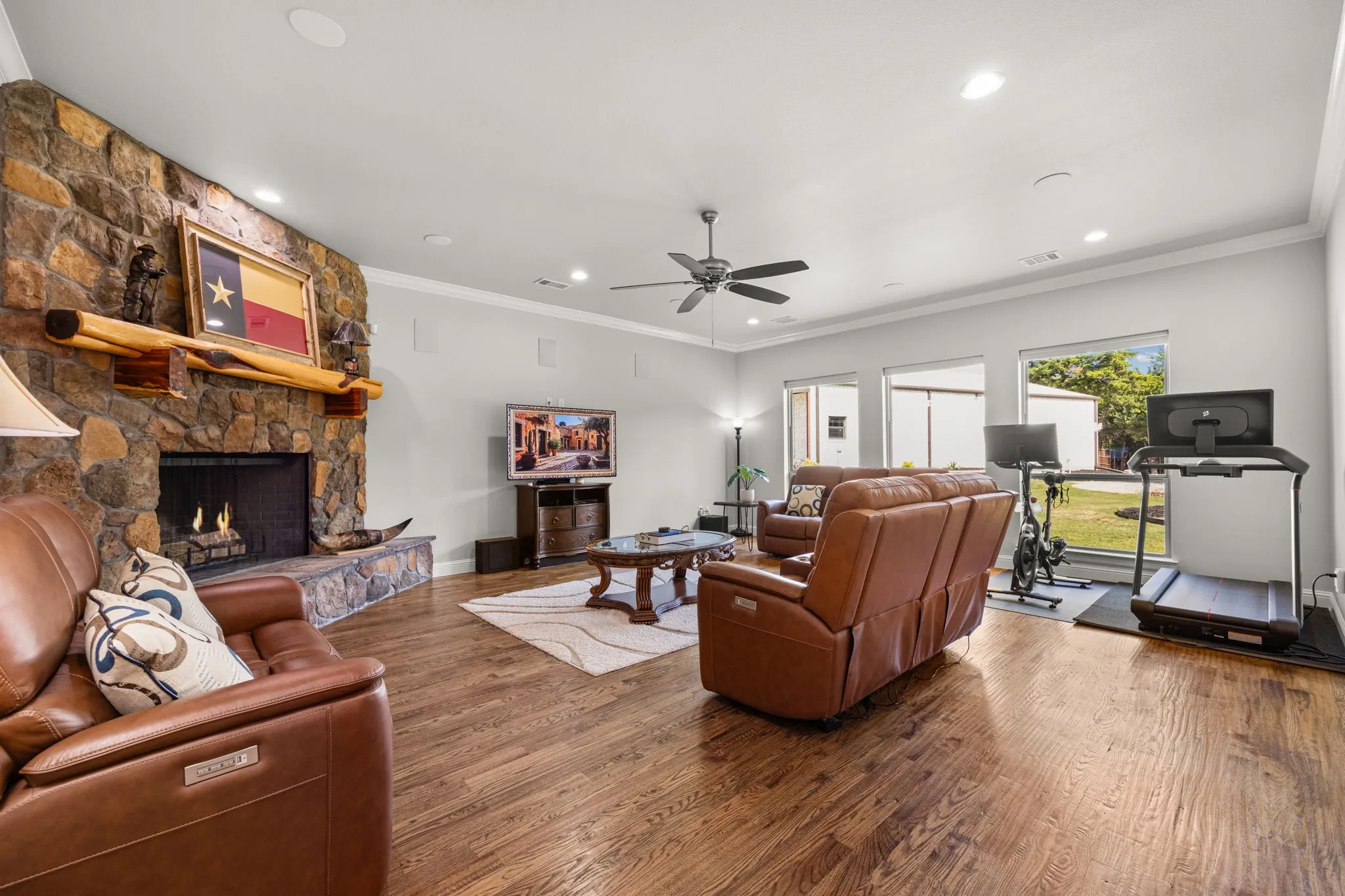 Single Family Residence For Sale in Ellis County , 2971 American Sparrow Drive, Midlothian, Texas 76065, 4 Bedroom, 4 Bathroom, 7 Garage spaces, 4,567 Sqft, built in 2015, mls#21347787, Real Estate Agent in Midlothian, Homes For Sale in Ellis county, Homes For Sale in Midlothian, Realtor in Midlothian Texas, Real Estate Brokerage Independent Realty Texas, Luminita Cordes Realtor