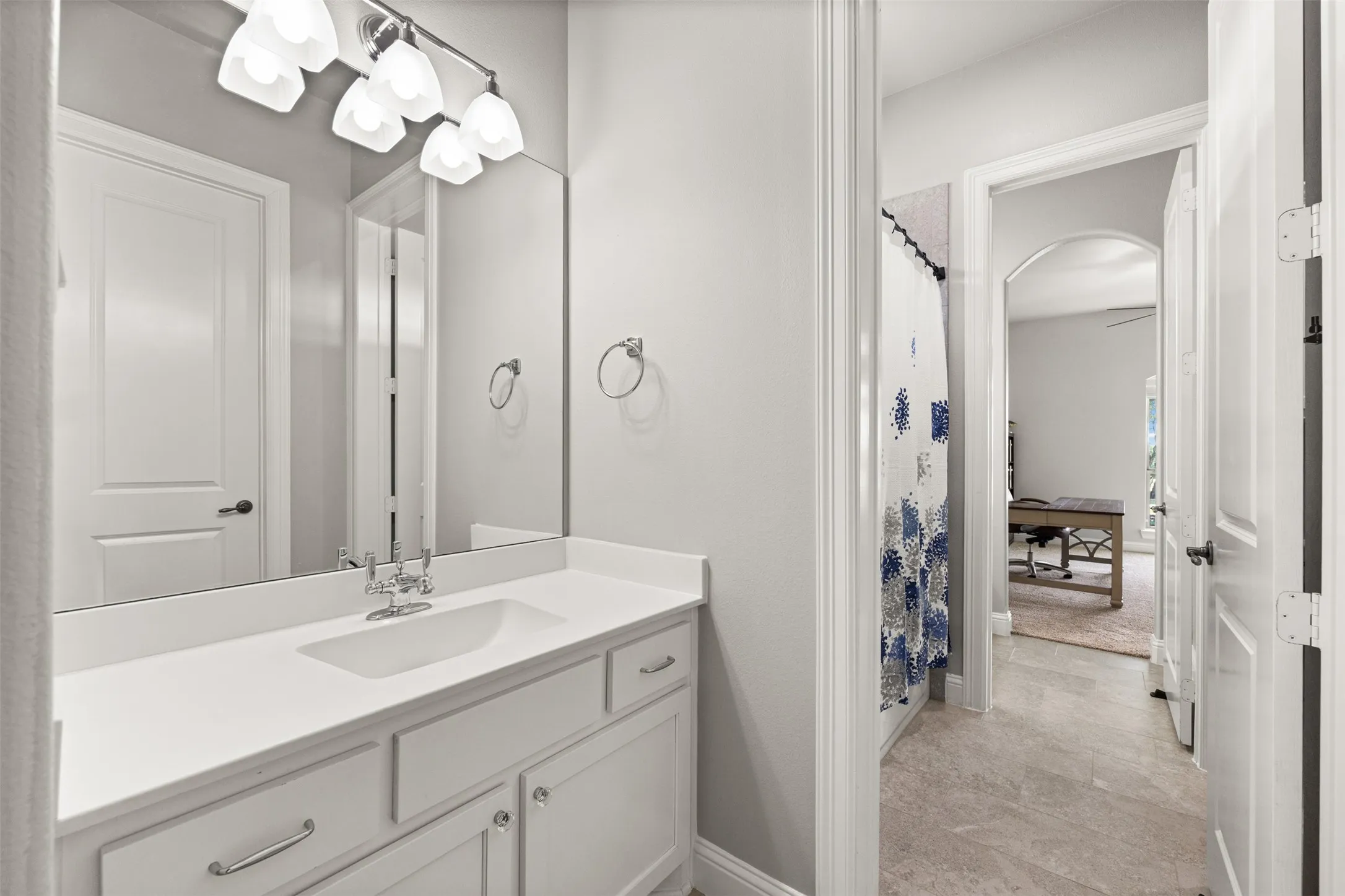 Single Family Residence For Sale in Ellis County , 2971 American Sparrow Drive, Midlothian, Texas 76065, 4 Bedroom, 4 Bathroom, 7 Garage spaces, 4,567 Sqft, built in 2015, mls#21347787, Real Estate Agent in Midlothian, Homes For Sale in Ellis county, Homes For Sale in Midlothian, Realtor in Midlothian Texas, Real Estate Brokerage Independent Realty Texas, Luminita Cordes Realtor