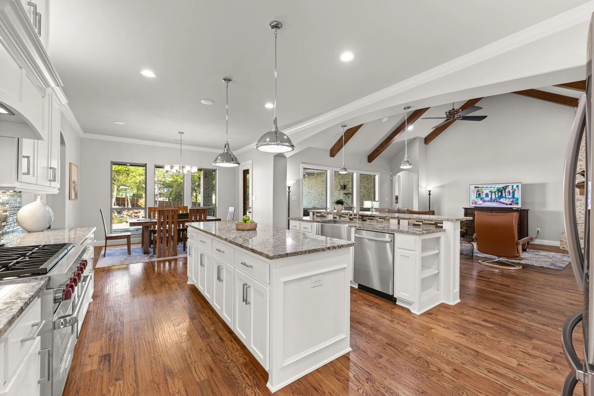 Single Family Residence For Sale in Ellis County , 2971 American Sparrow Drive, Midlothian, Texas 76065, 4 Bedroom, 4 Bathroom, 7 Garage spaces, 4,567 Sqft, built in 2015, mls#21347787, Real Estate Agent in Midlothian, Homes For Sale in Ellis county, Homes For Sale in Midlothian, Realtor in Midlothian Texas, Real Estate Brokerage Independent Realty Texas, Luminita Cordes Realtor