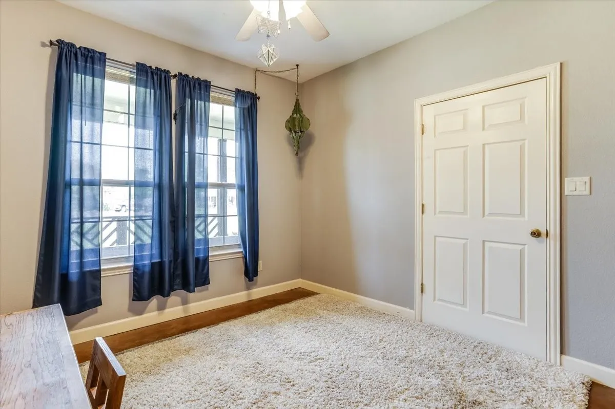 Single Family Residence For Sale in Hunt County , 4012 Chelsea Way, Caddo Mills, Texas 75135, 4 Bedroom, 3 Bathroom, 2 Garage spaces, 2,848 Sqft, built in 2005, mls#21351974, Real Estate Agent in Caddo Mills, Homes For Sale in Hunt county, Homes For Sale in Caddo Mills, Realtor in Caddo Mills Texas, Real Estate Brokerage Independent Realty Texas, Luminita Cordes Realtor